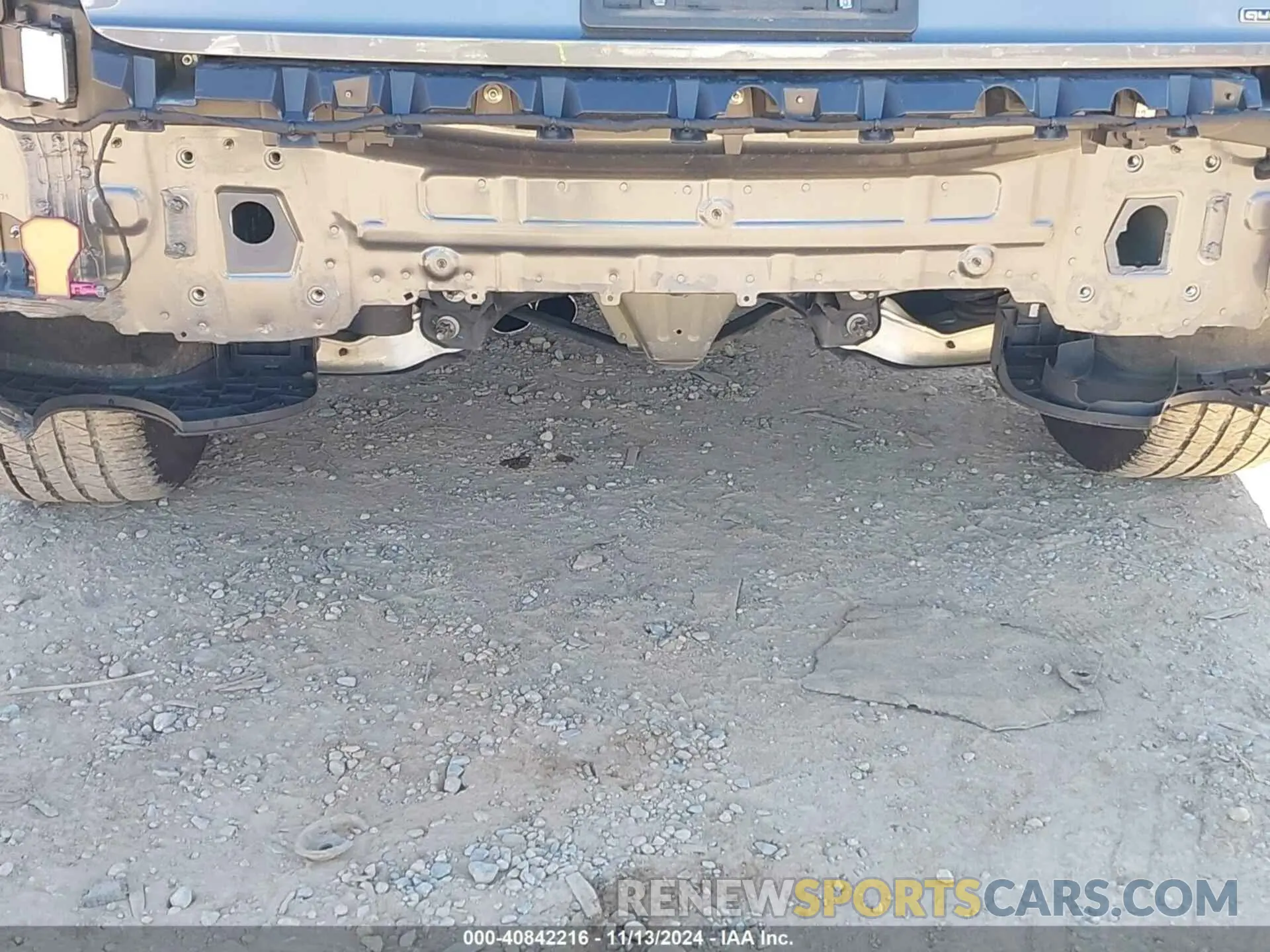 22 Photograph of a damaged car WA1AVAF13MD005522 AUDI Q8 2021