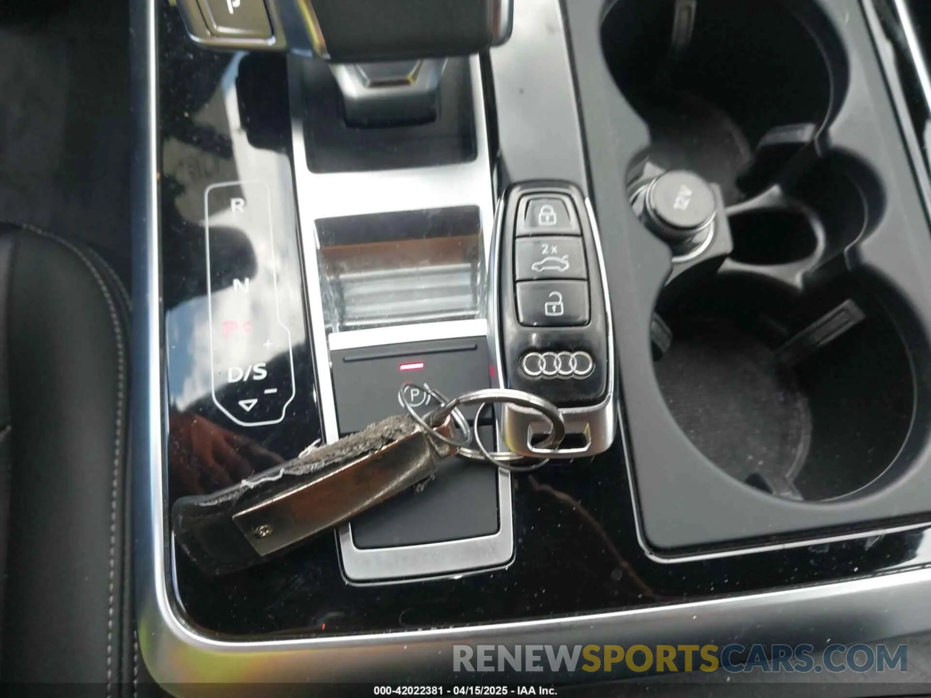 11 Photograph of a damaged car WA1AVAF13MD020375 AUDI Q8 2021