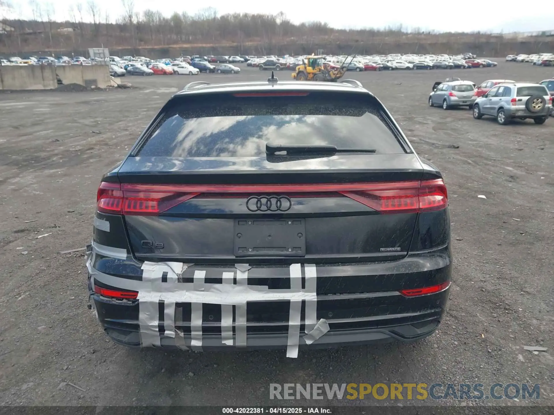 16 Photograph of a damaged car WA1AVAF13MD020375 AUDI Q8 2021