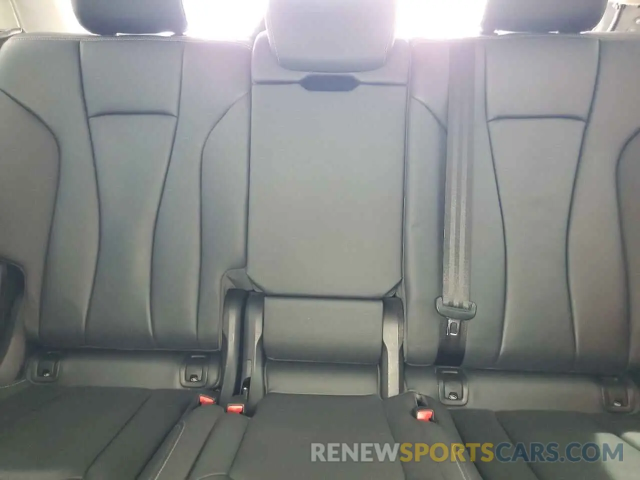 10 Photograph of a damaged car WA1AVAF17MD034893 AUDI Q8 2021