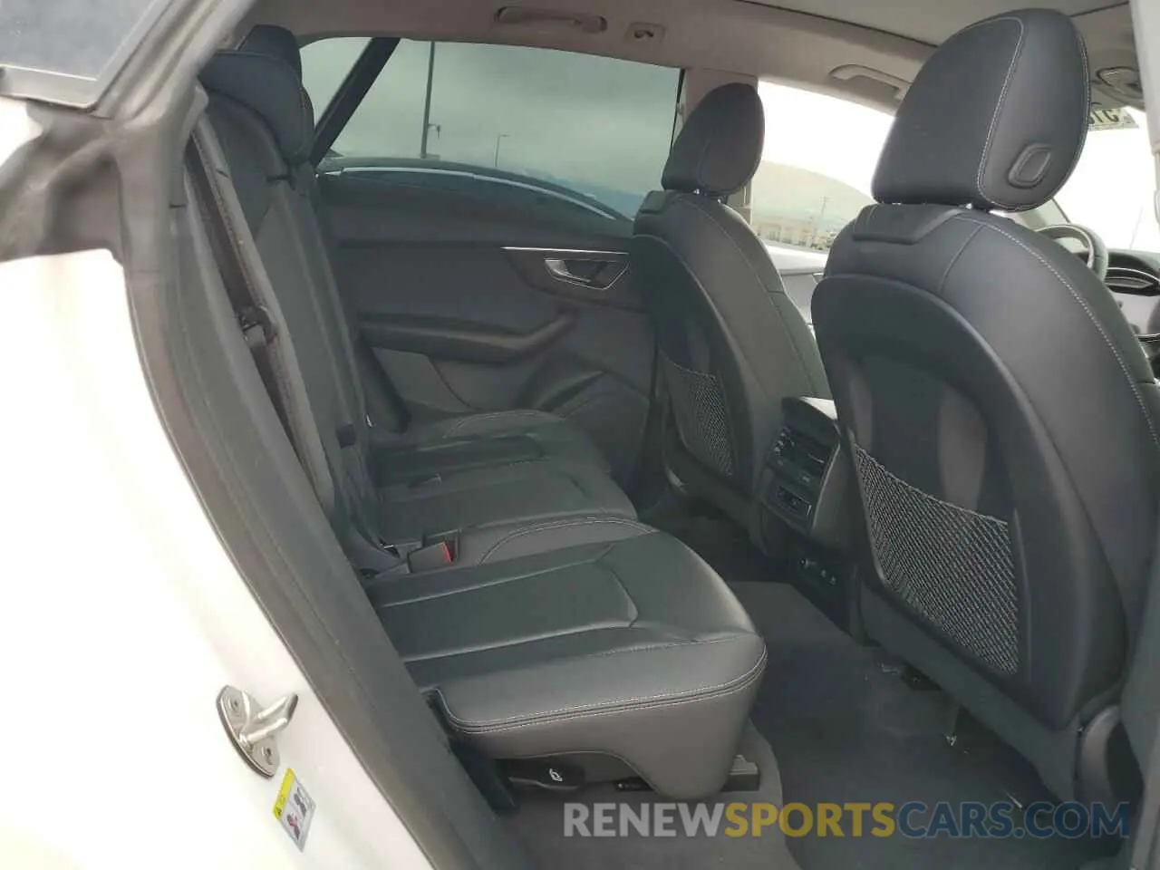 11 Photograph of a damaged car WA1AVAF17MD034893 AUDI Q8 2021