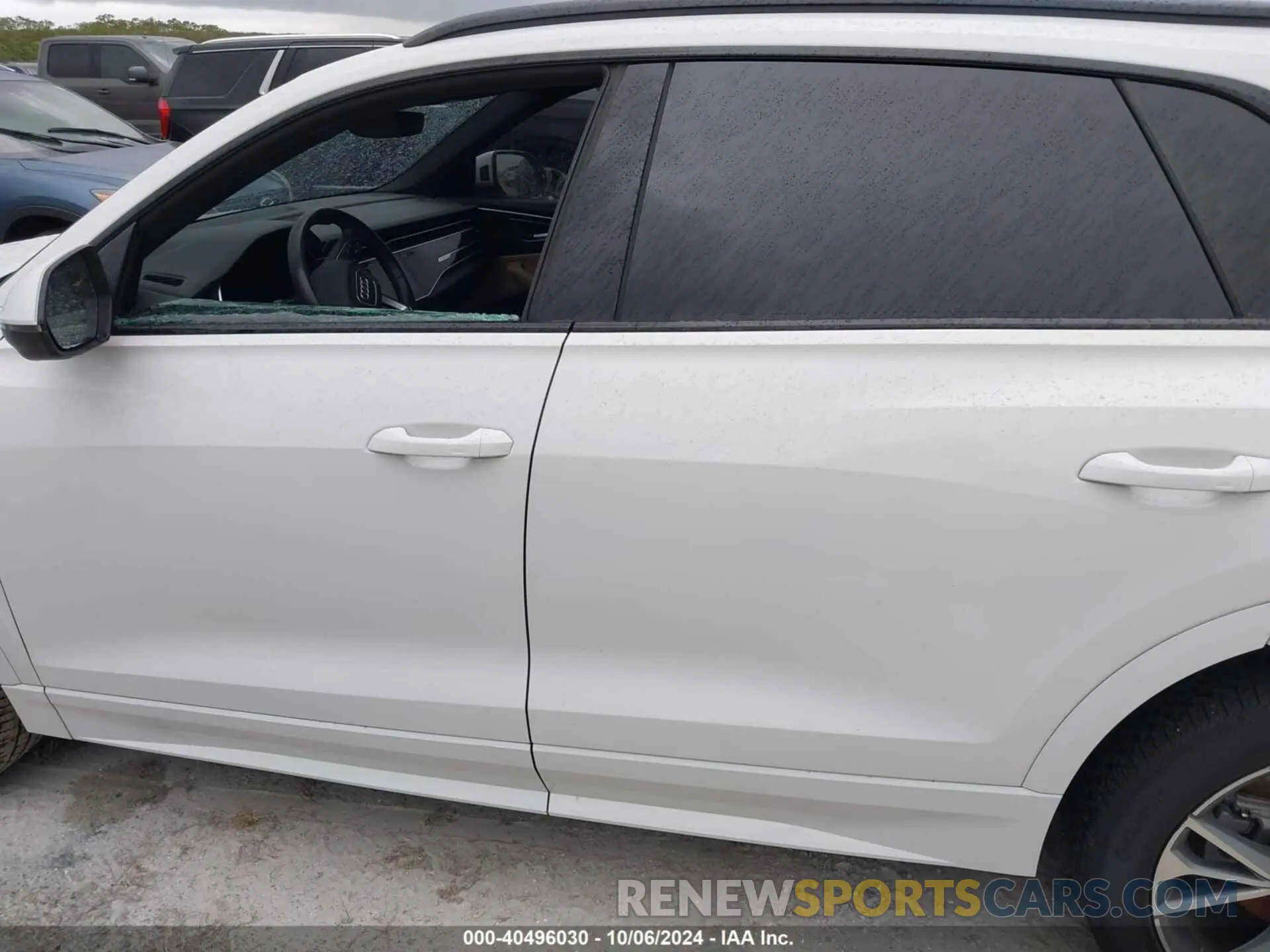 14 Photograph of a damaged car WA1AVAF18MD001370 AUDI Q8 2021