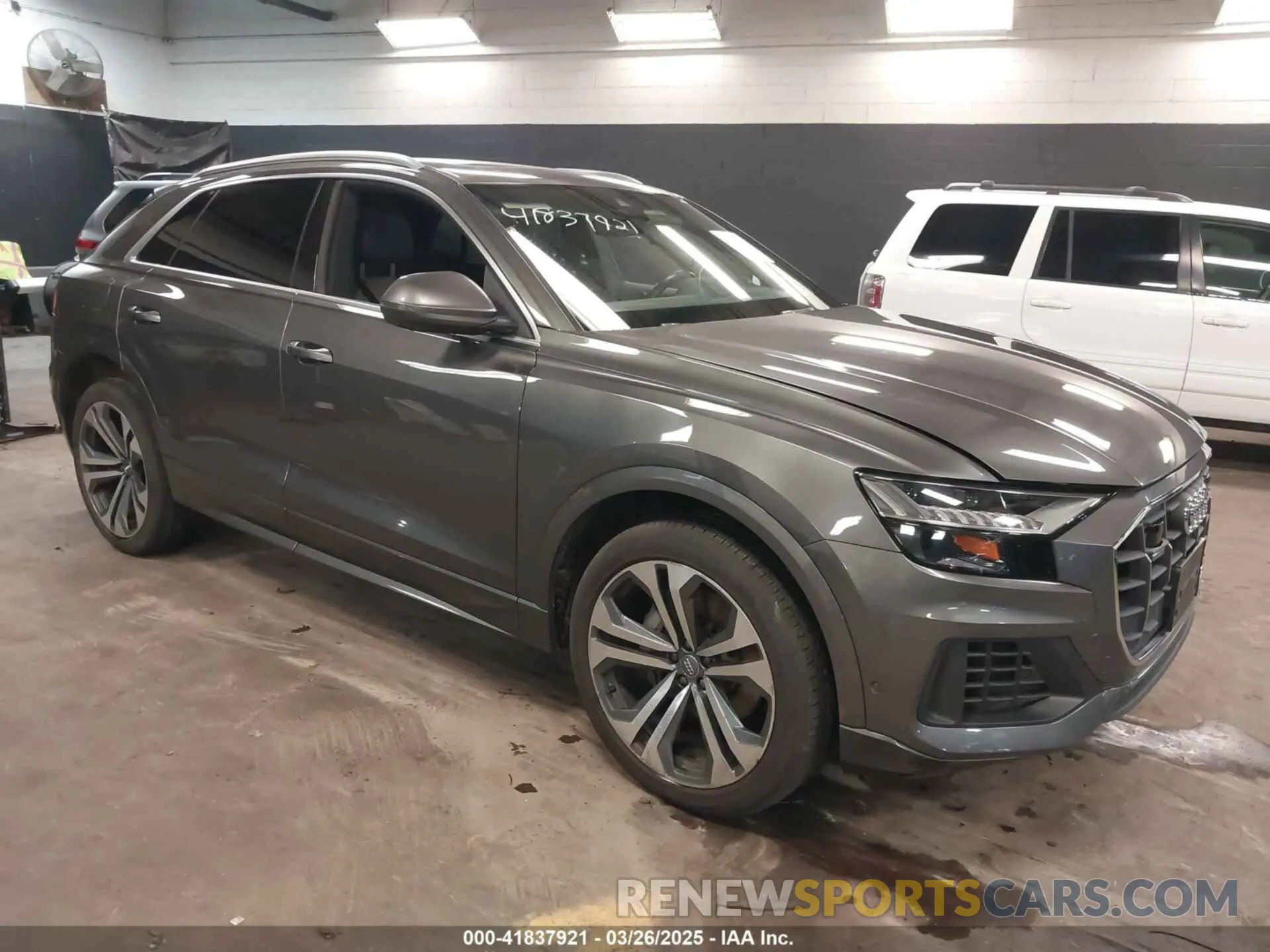 1 Photograph of a damaged car WA1BVAF18MD002748 AUDI Q8 2021