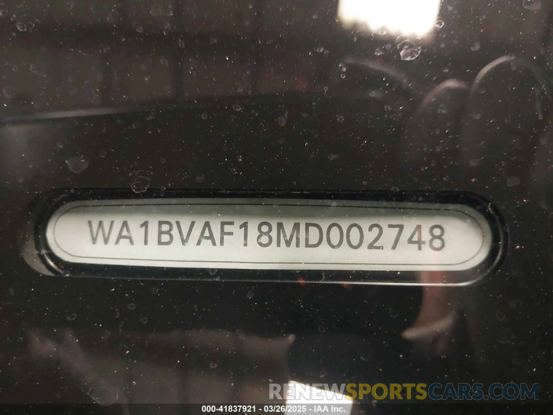 16 Photograph of a damaged car WA1BVAF18MD002748 AUDI Q8 2021