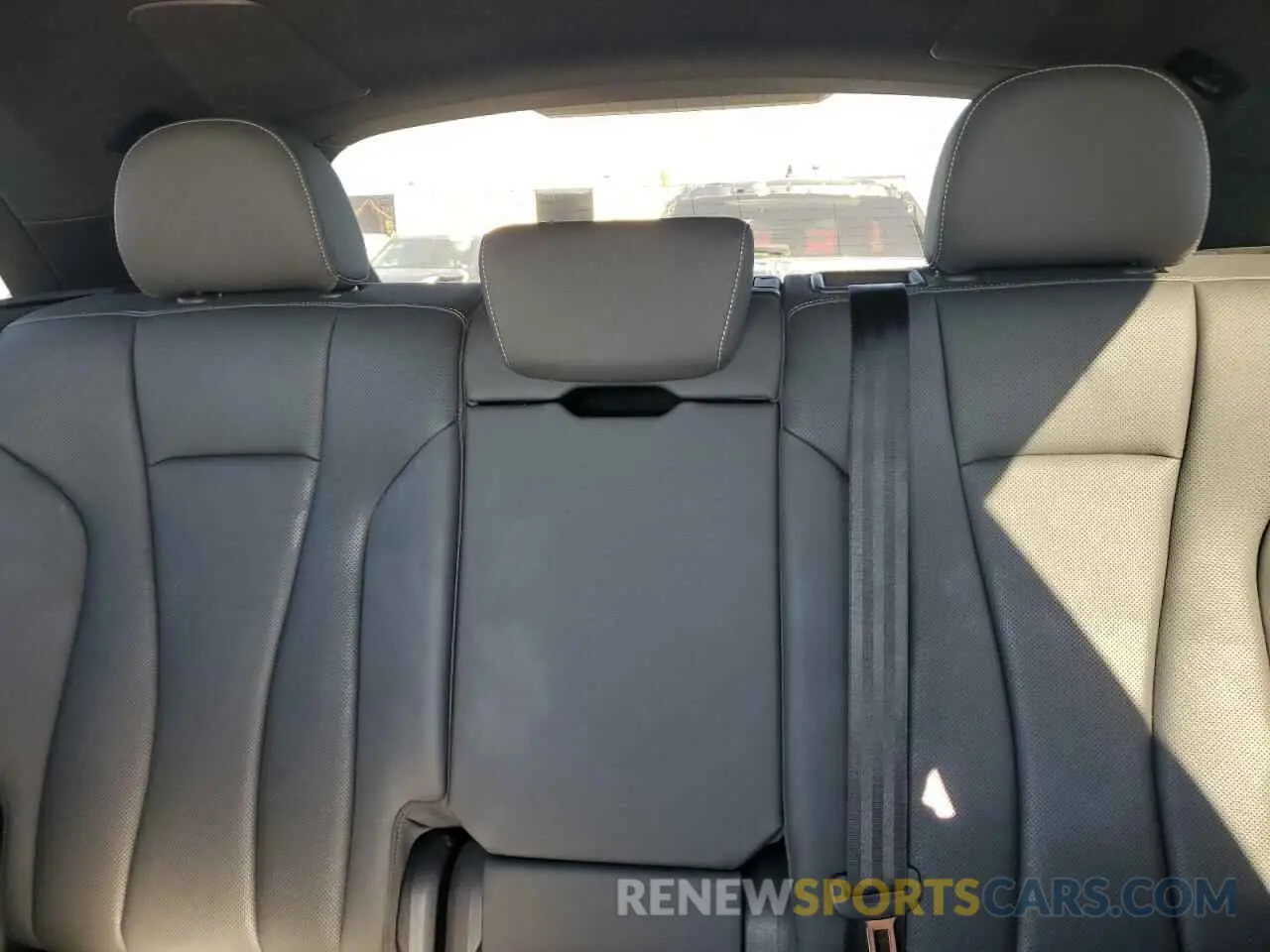 10 Photograph of a damaged car WA1EVAF10MD007262 AUDI Q8 2021