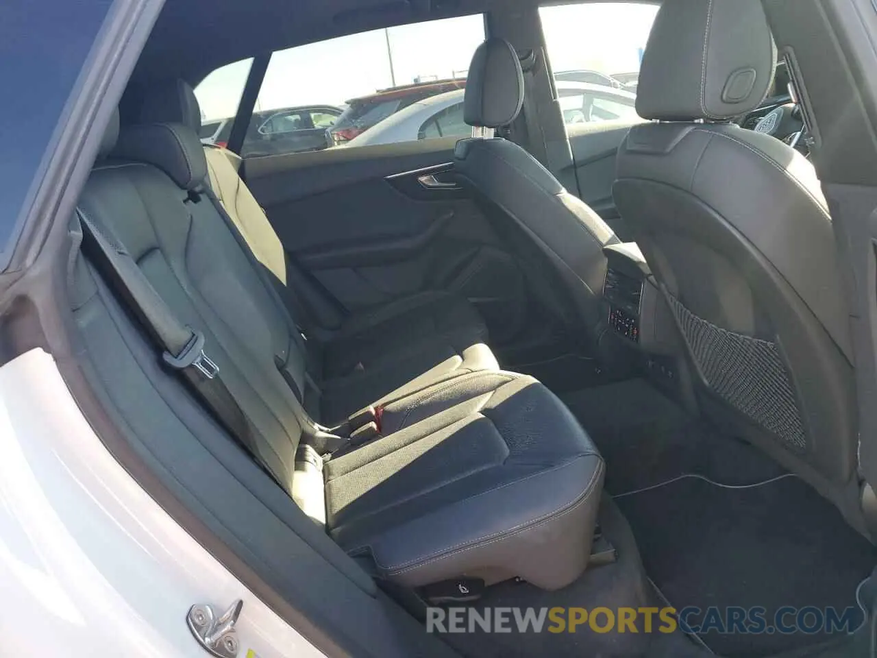 11 Photograph of a damaged car WA1EVAF10MD007262 AUDI Q8 2021