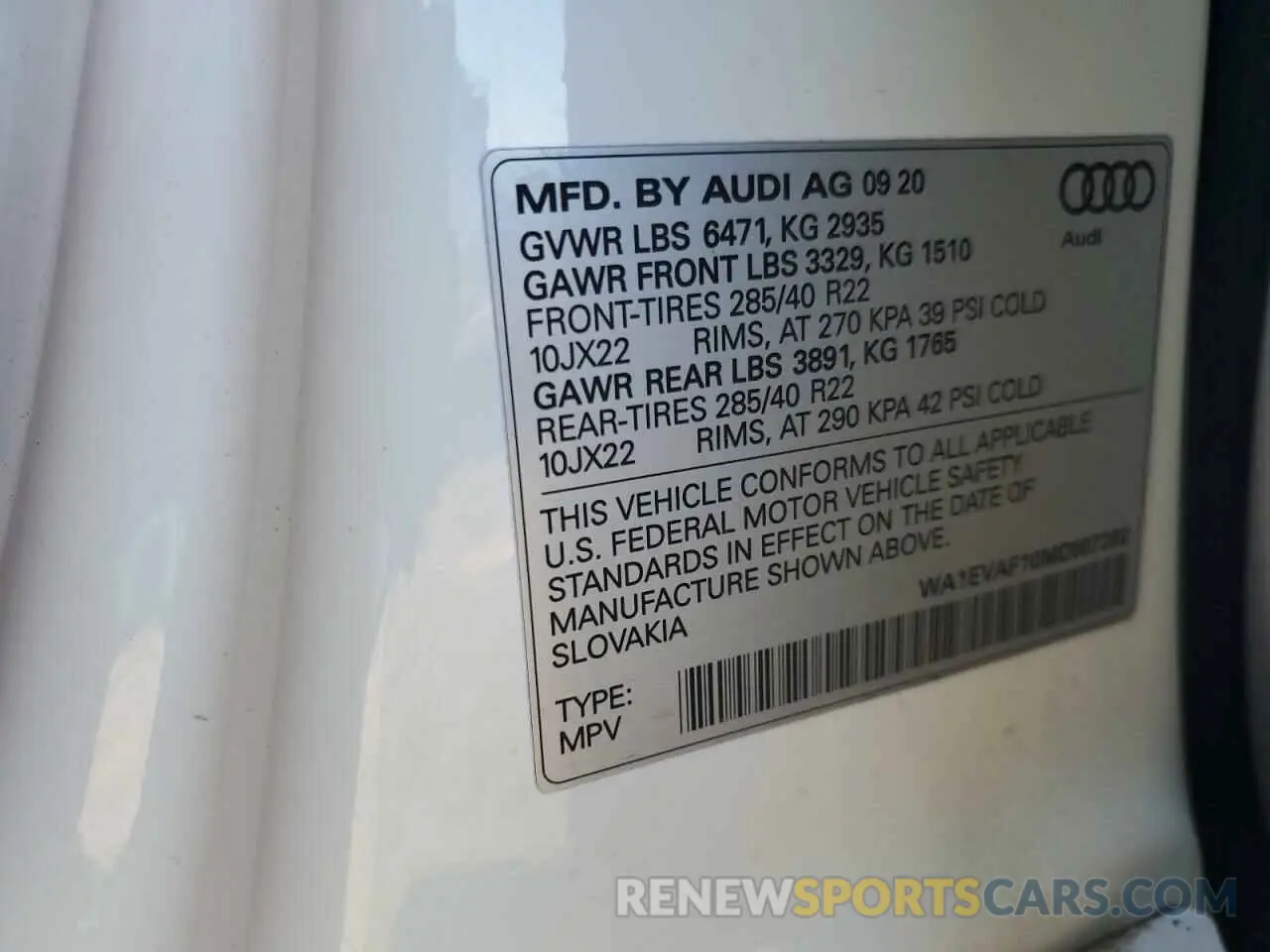13 Photograph of a damaged car WA1EVAF10MD007262 AUDI Q8 2021