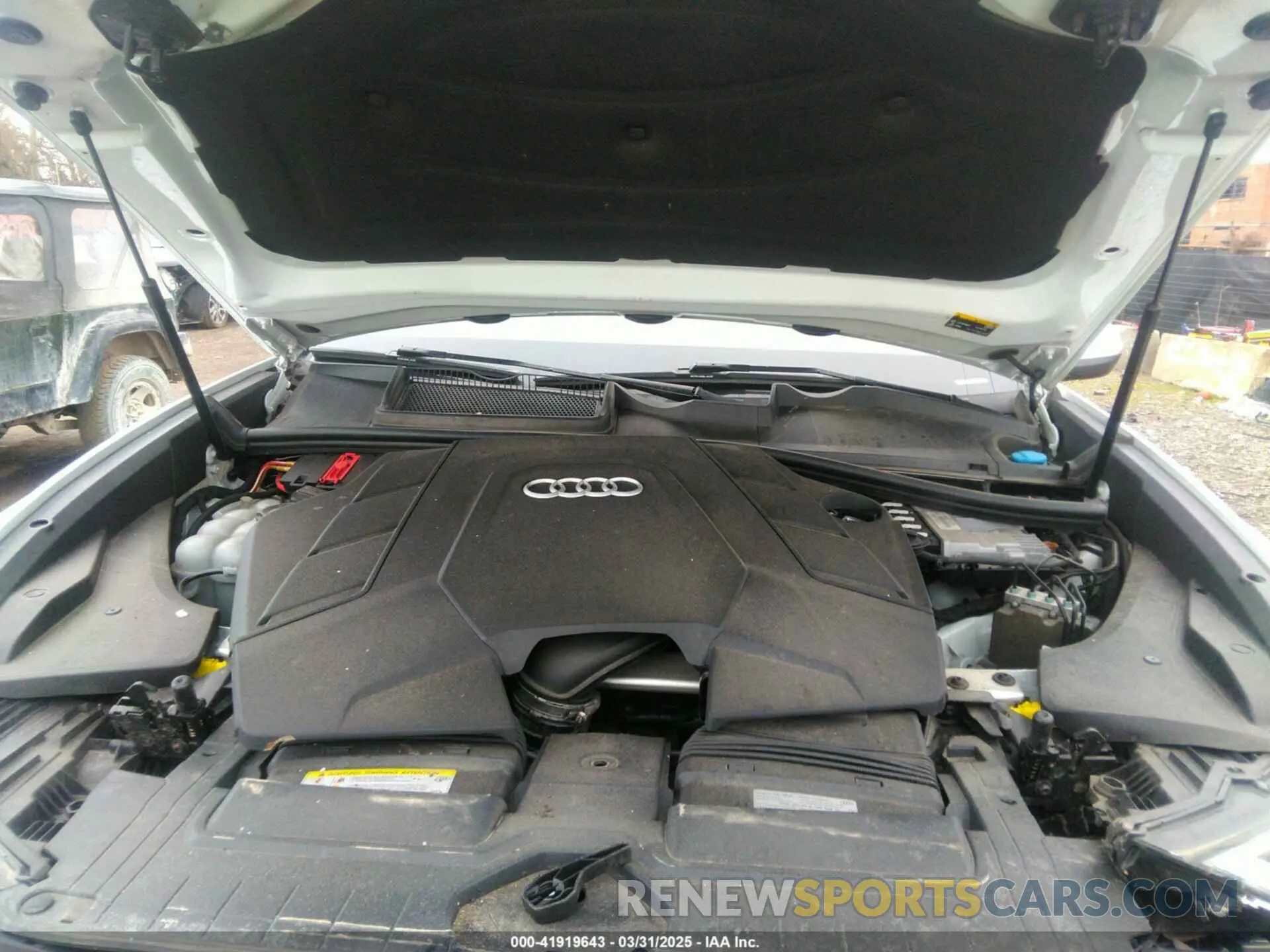 10 Photograph of a damaged car WA1EVAF11MD005634 AUDI Q8 2021