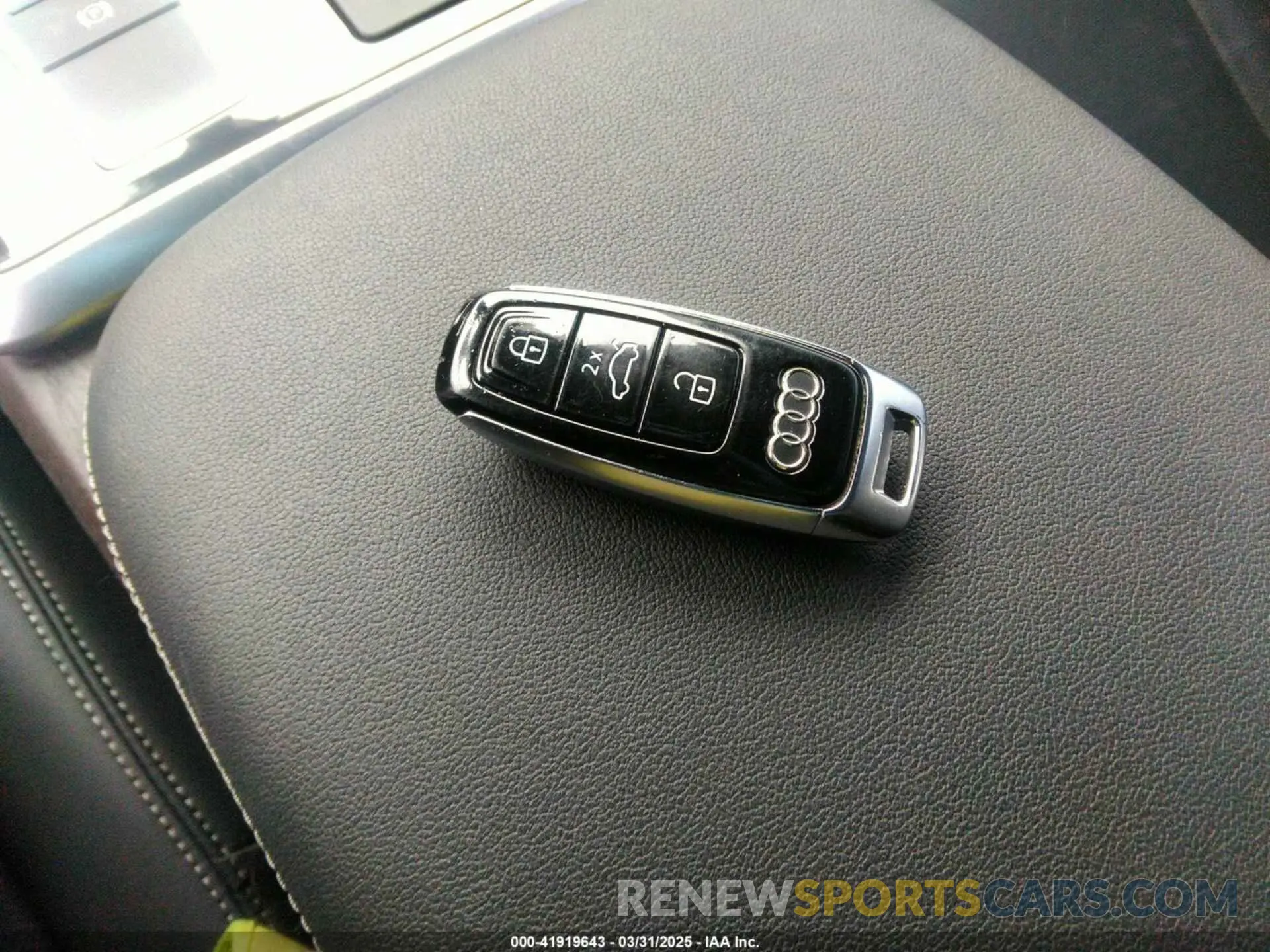 11 Photograph of a damaged car WA1EVAF11MD005634 AUDI Q8 2021