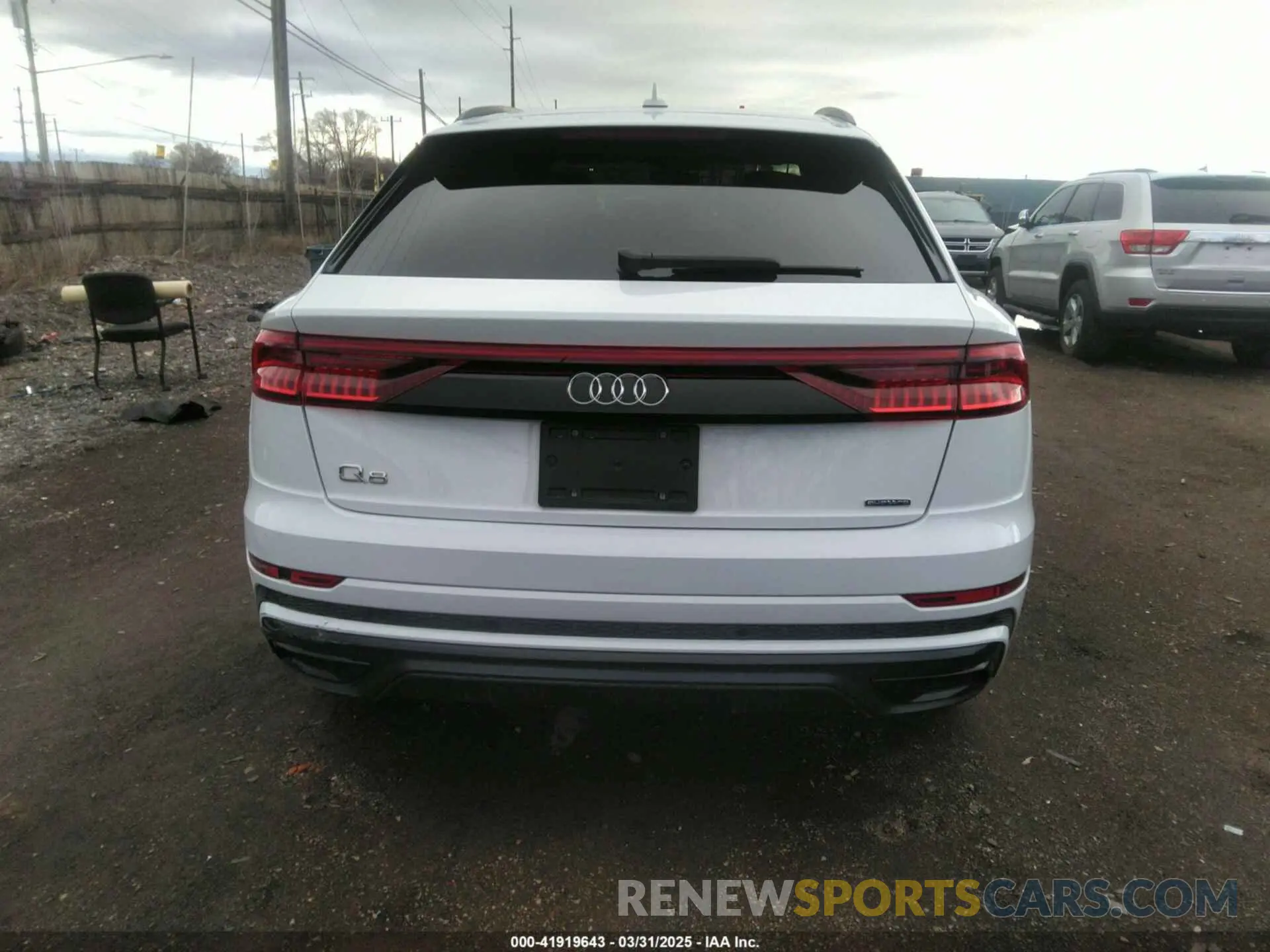 16 Photograph of a damaged car WA1EVAF11MD005634 AUDI Q8 2021