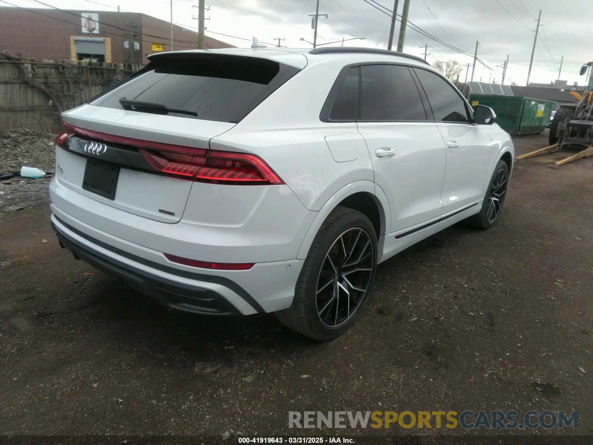 4 Photograph of a damaged car WA1EVAF11MD005634 AUDI Q8 2021