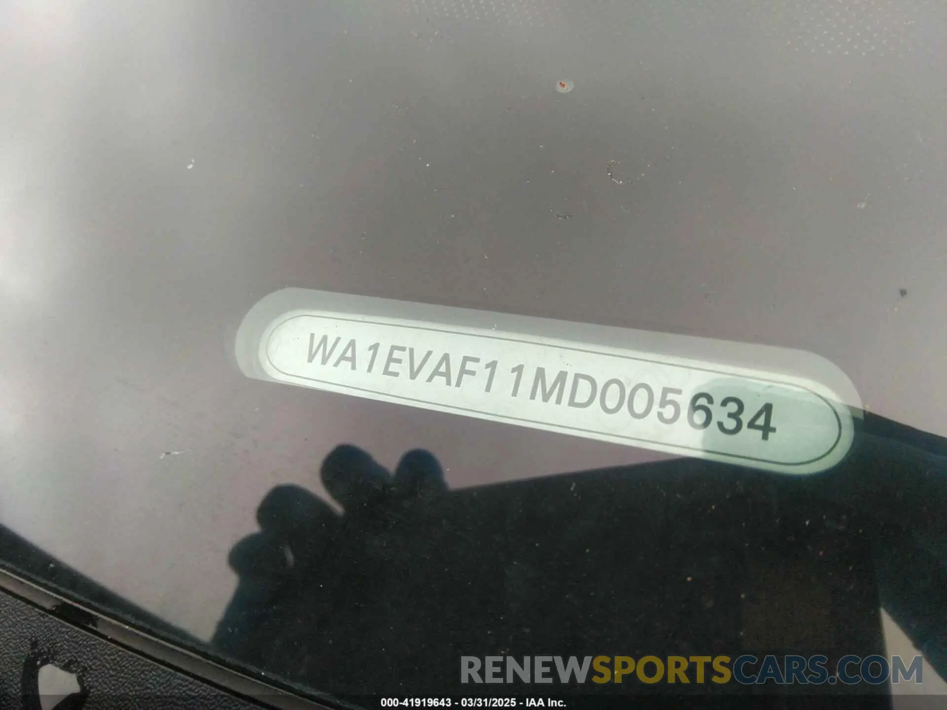 9 Photograph of a damaged car WA1EVAF11MD005634 AUDI Q8 2021
