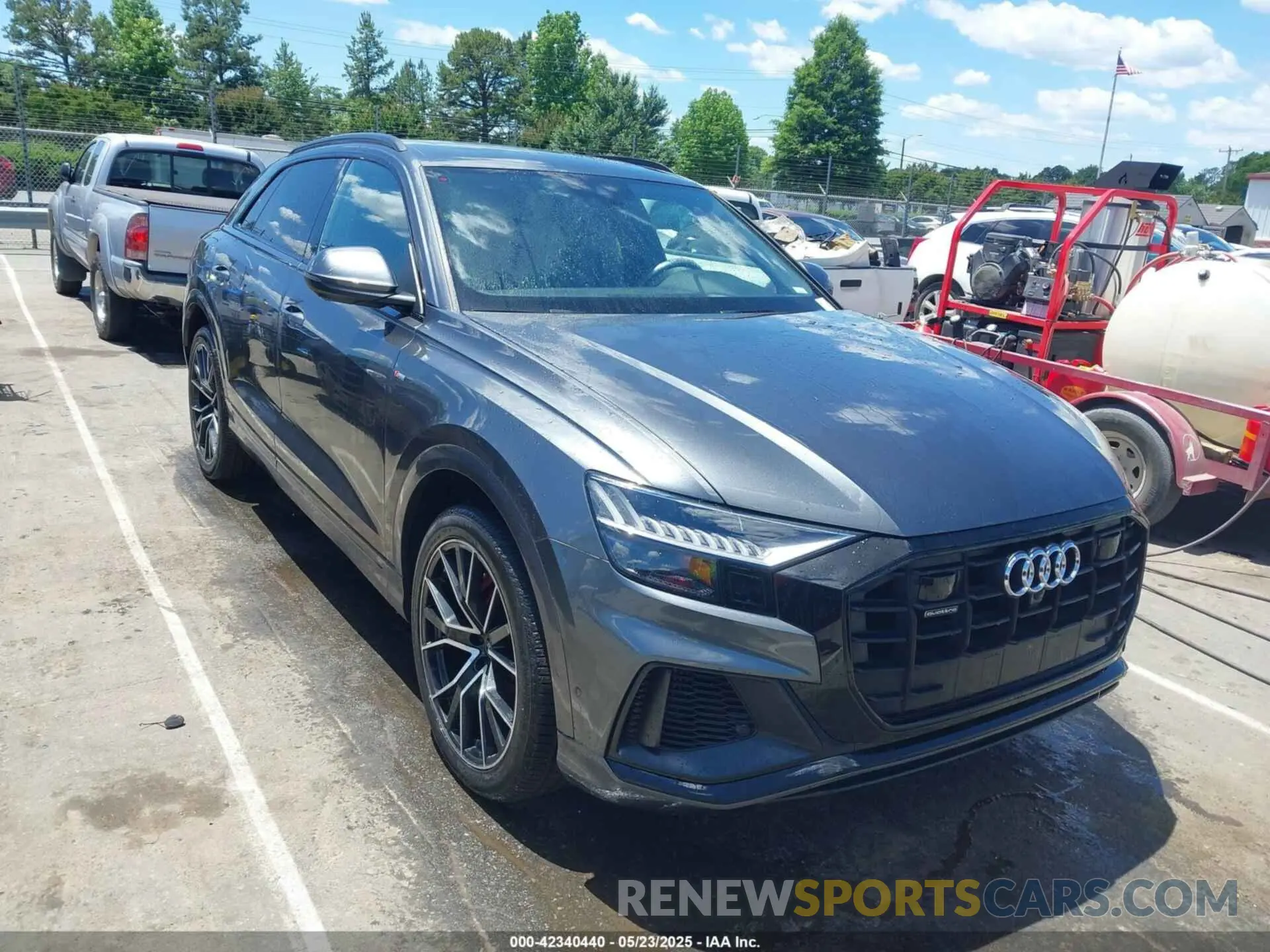1 Photograph of a damaged car WA1EVAF12MD006405 AUDI Q8 2021