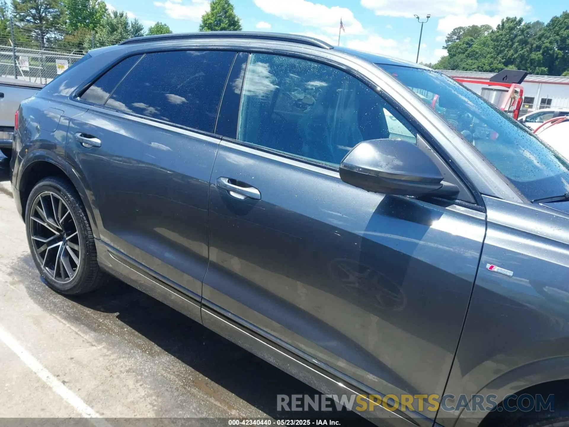 13 Photograph of a damaged car WA1EVAF12MD006405 AUDI Q8 2021