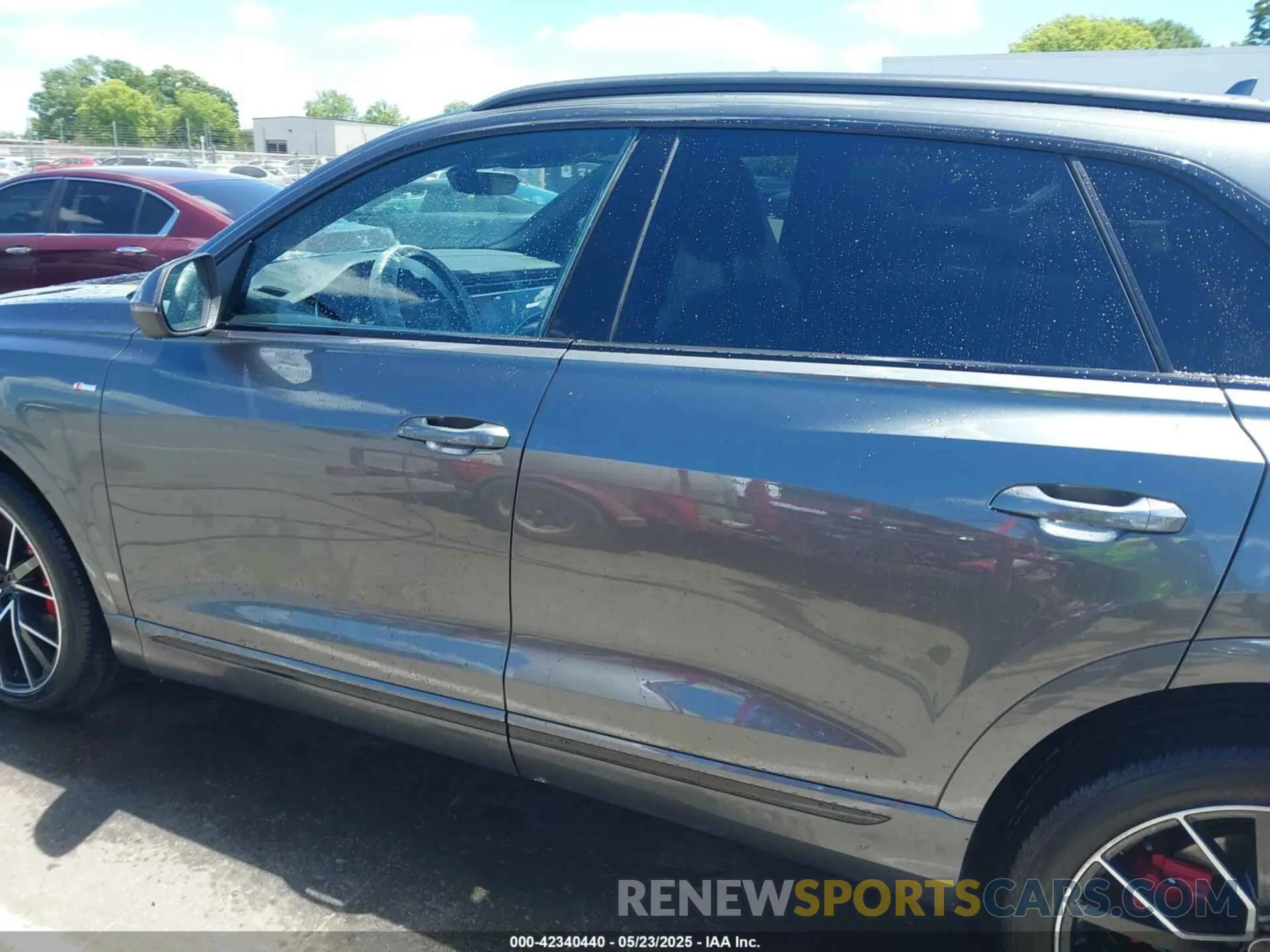 14 Photograph of a damaged car WA1EVAF12MD006405 AUDI Q8 2021