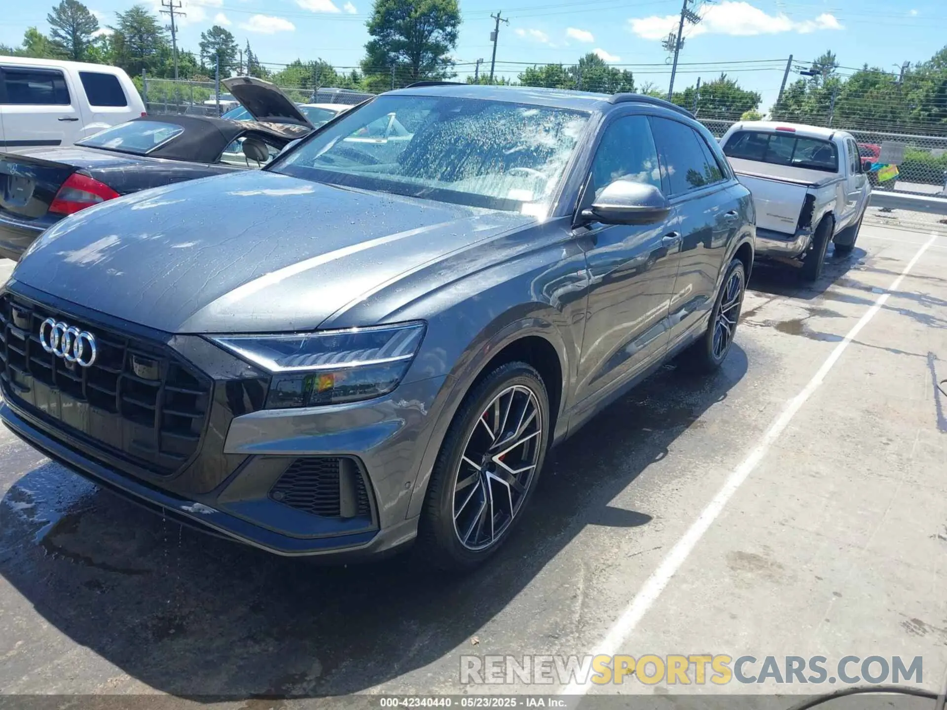 2 Photograph of a damaged car WA1EVAF12MD006405 AUDI Q8 2021