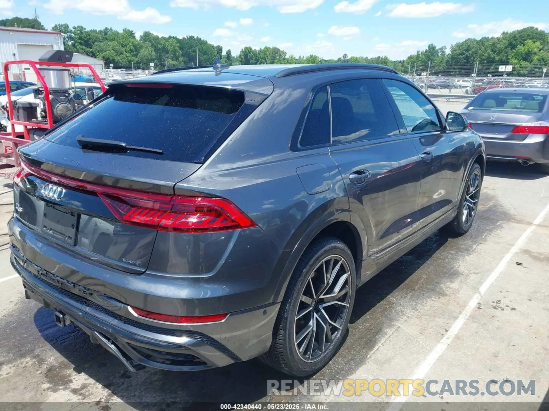 4 Photograph of a damaged car WA1EVAF12MD006405 AUDI Q8 2021
