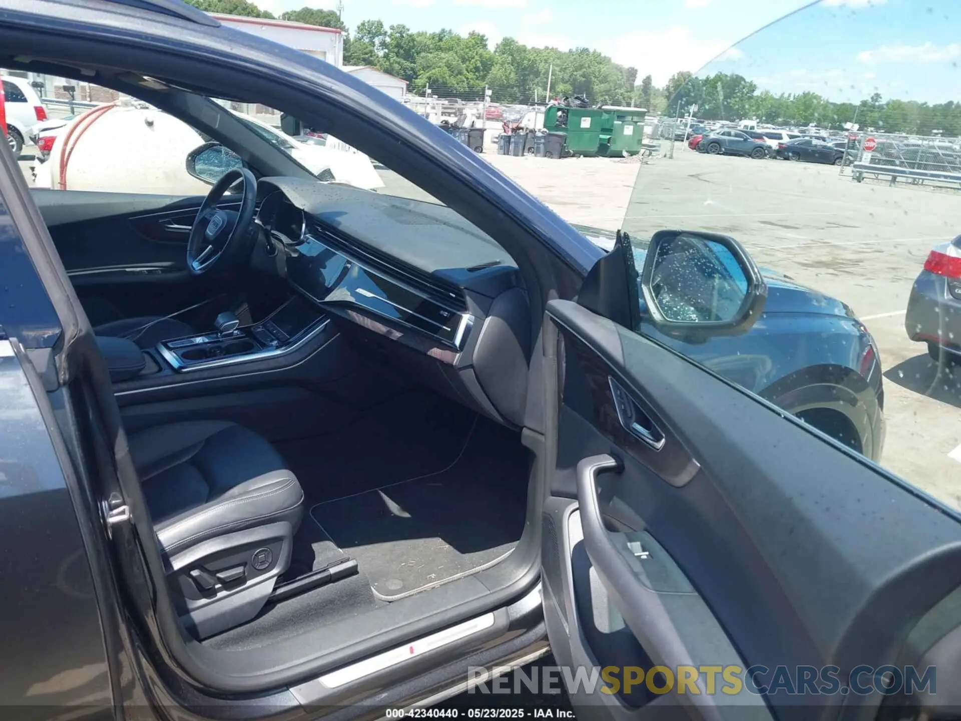 5 Photograph of a damaged car WA1EVAF12MD006405 AUDI Q8 2021
