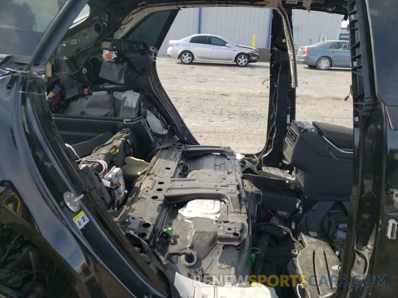 10 Photograph of a damaged car WA1EVAF13MD004582 AUDI Q8 2021
