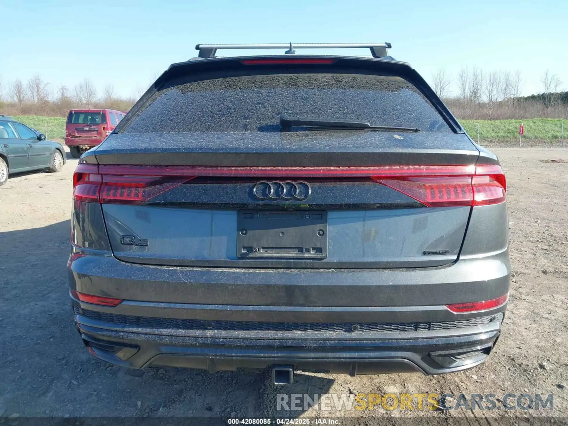 17 Photograph of a damaged car WA1EVAF14MD014781 AUDI Q8 2021