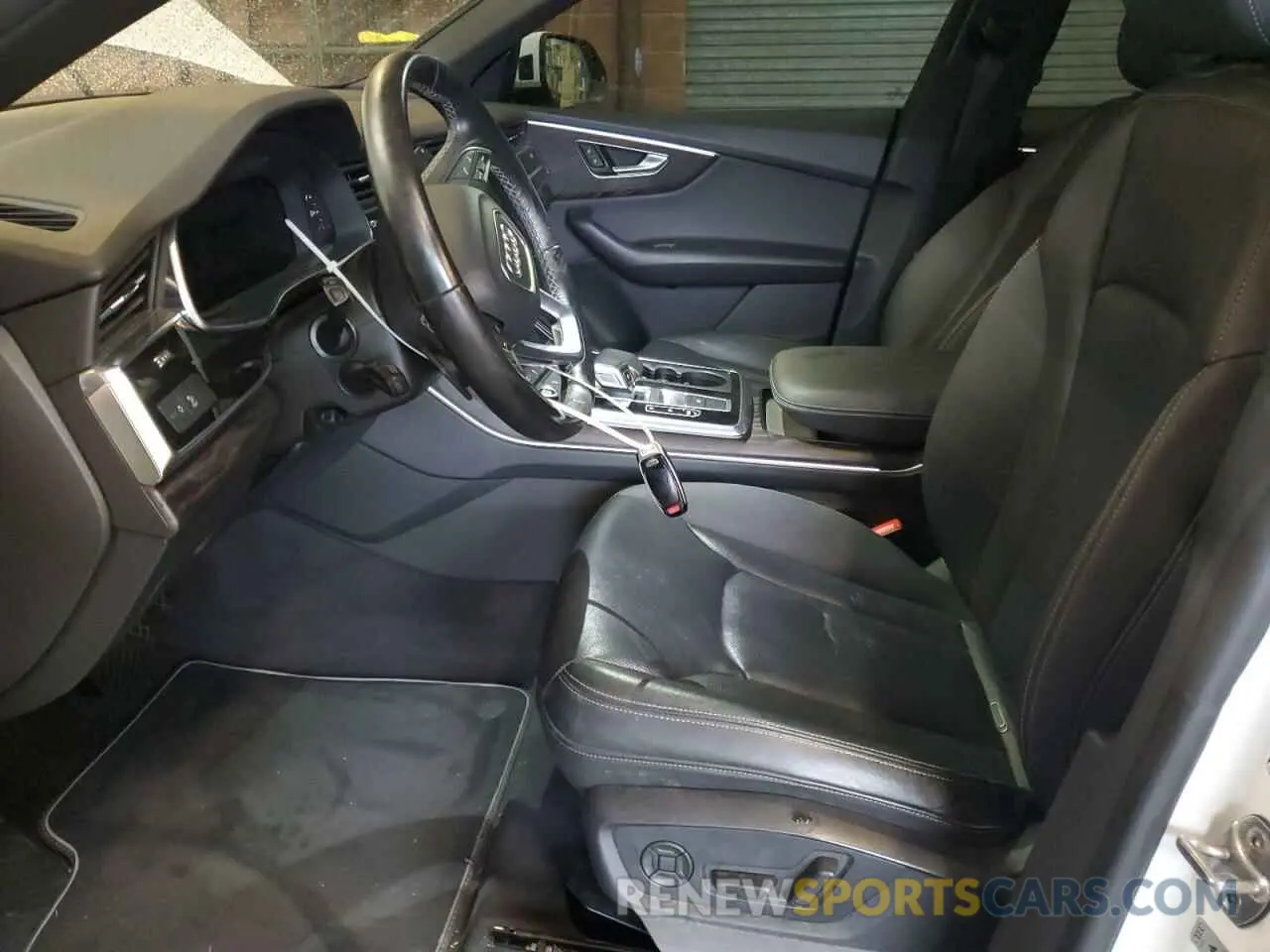 7 Photograph of a damaged car WA1EVAF14MD033153 AUDI Q8 2021