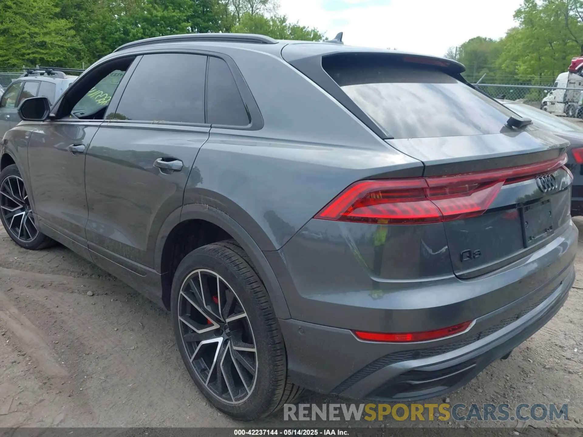 3 Photograph of a damaged car WA1EVAF14MD036327 AUDI Q8 2021