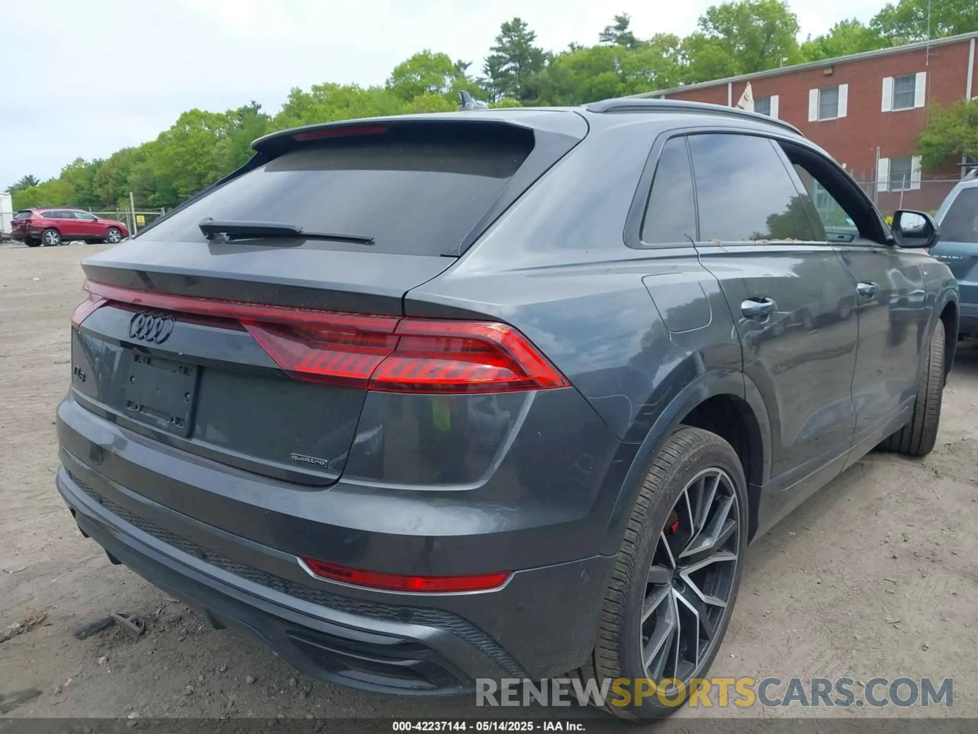 4 Photograph of a damaged car WA1EVAF14MD036327 AUDI Q8 2021