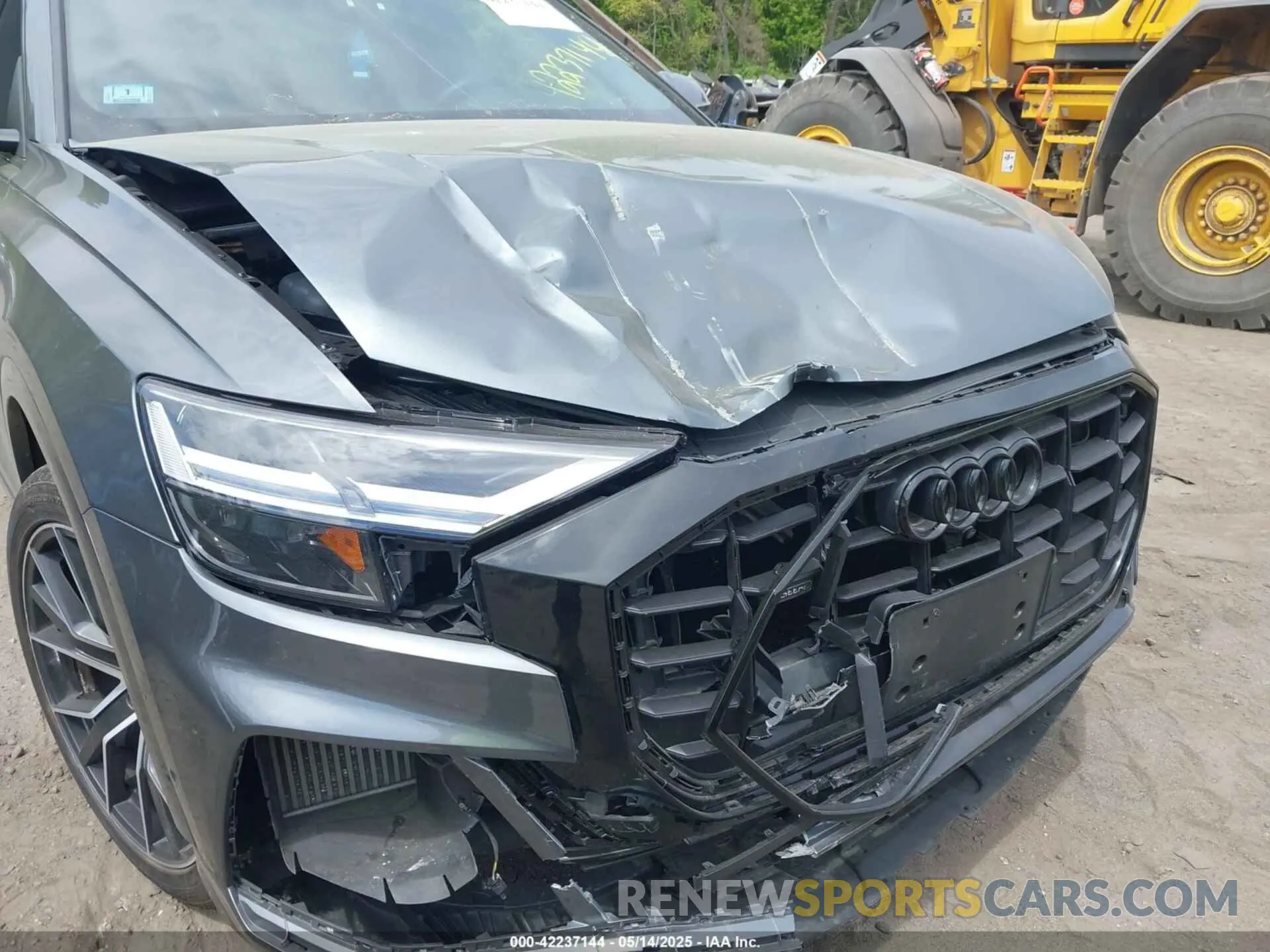 6 Photograph of a damaged car WA1EVAF14MD036327 AUDI Q8 2021