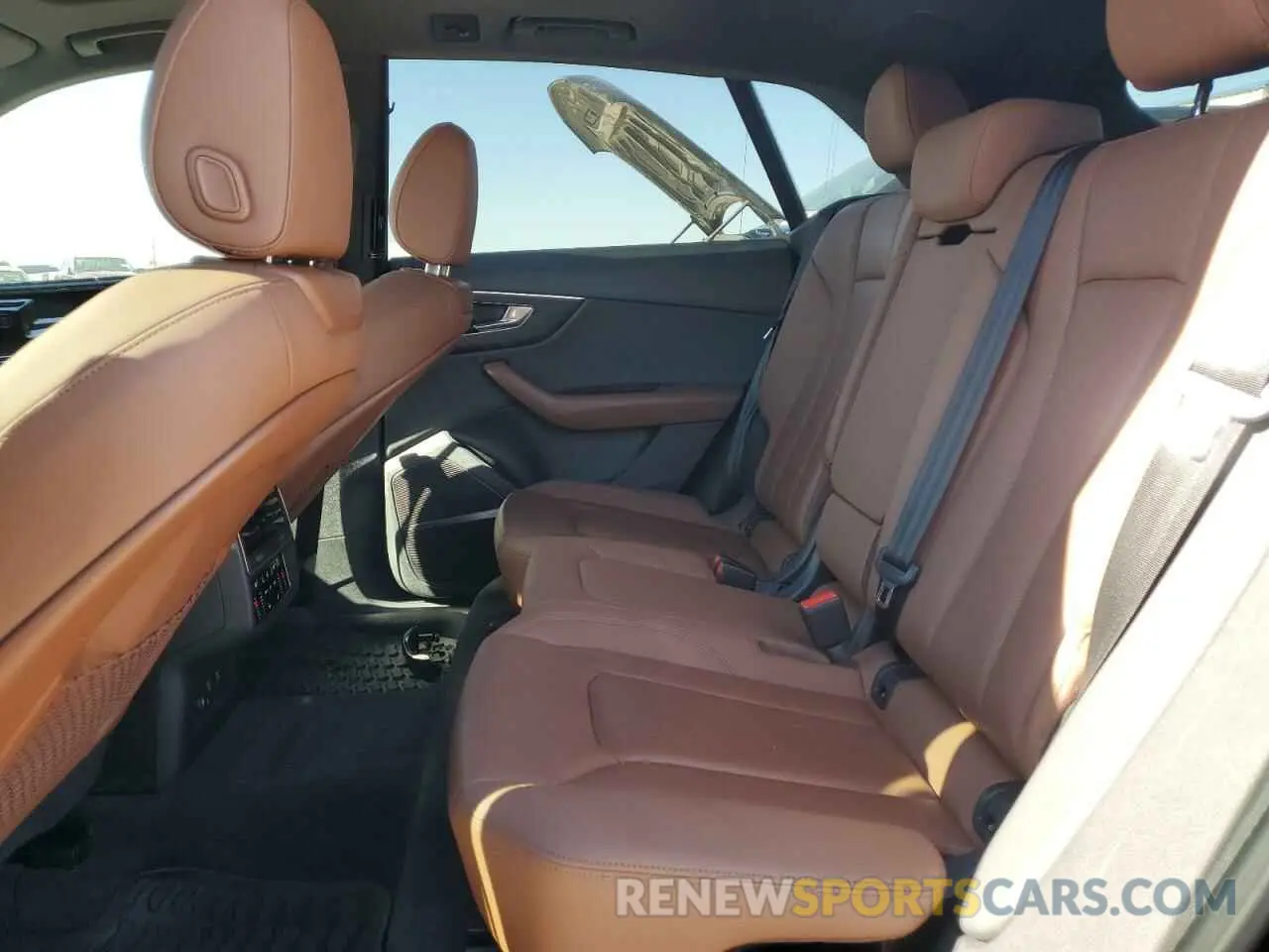 11 Photograph of a damaged car WA1EVAF15MD032125 AUDI Q8 2021