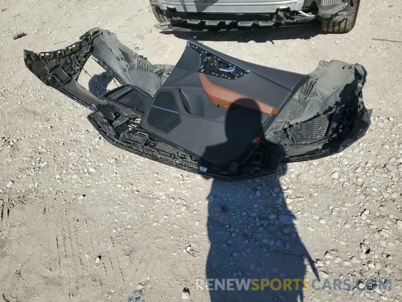 13 Photograph of a damaged car WA1EVAF15MD032125 AUDI Q8 2021