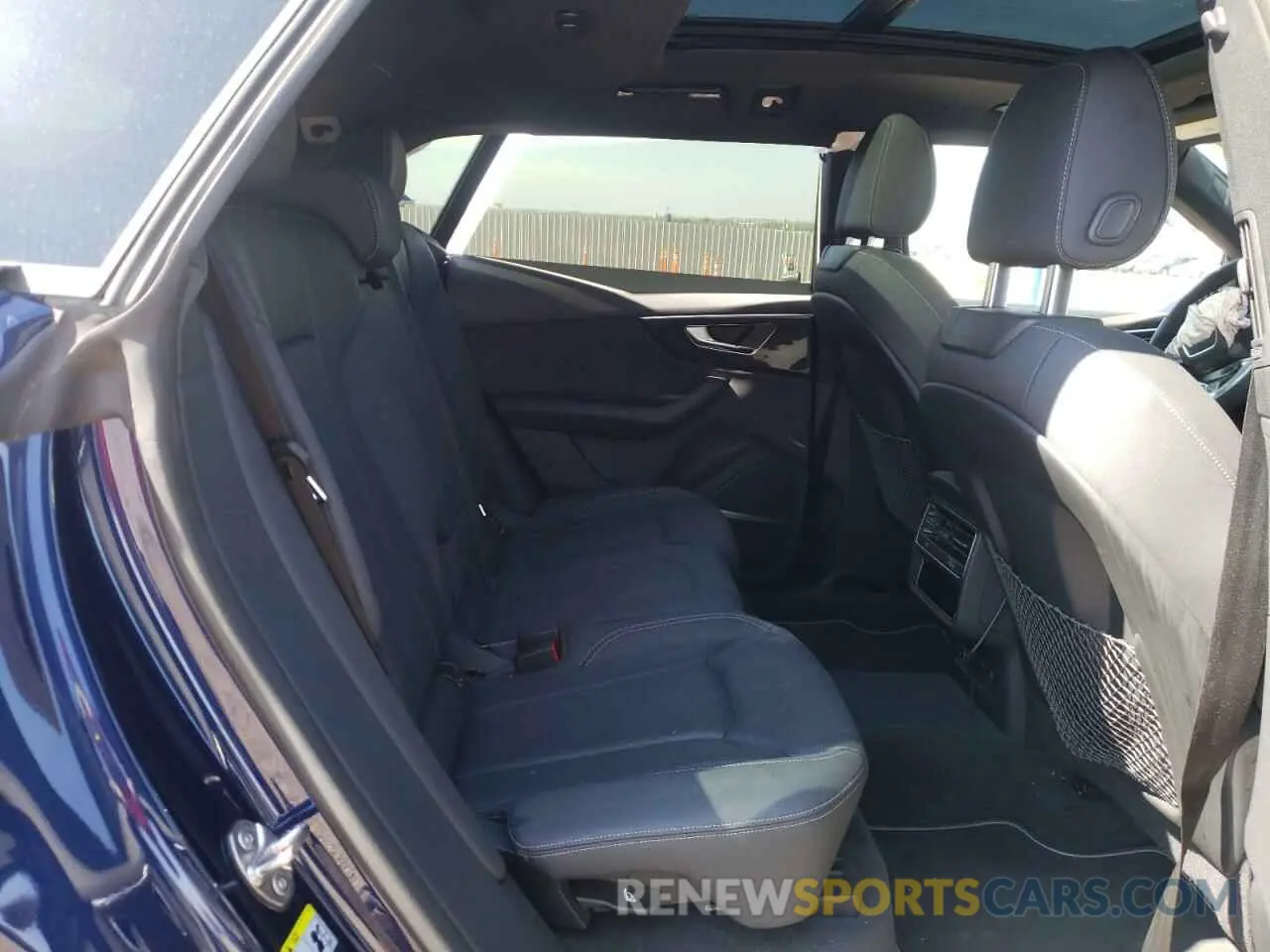 6 Photograph of a damaged car WA1EVAF16MD004219 AUDI Q8 2021