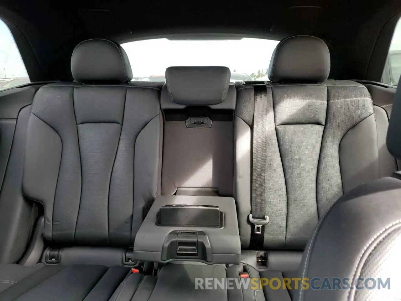 10 Photograph of a damaged car WA1EVAF17MD015228 AUDI Q8 2021