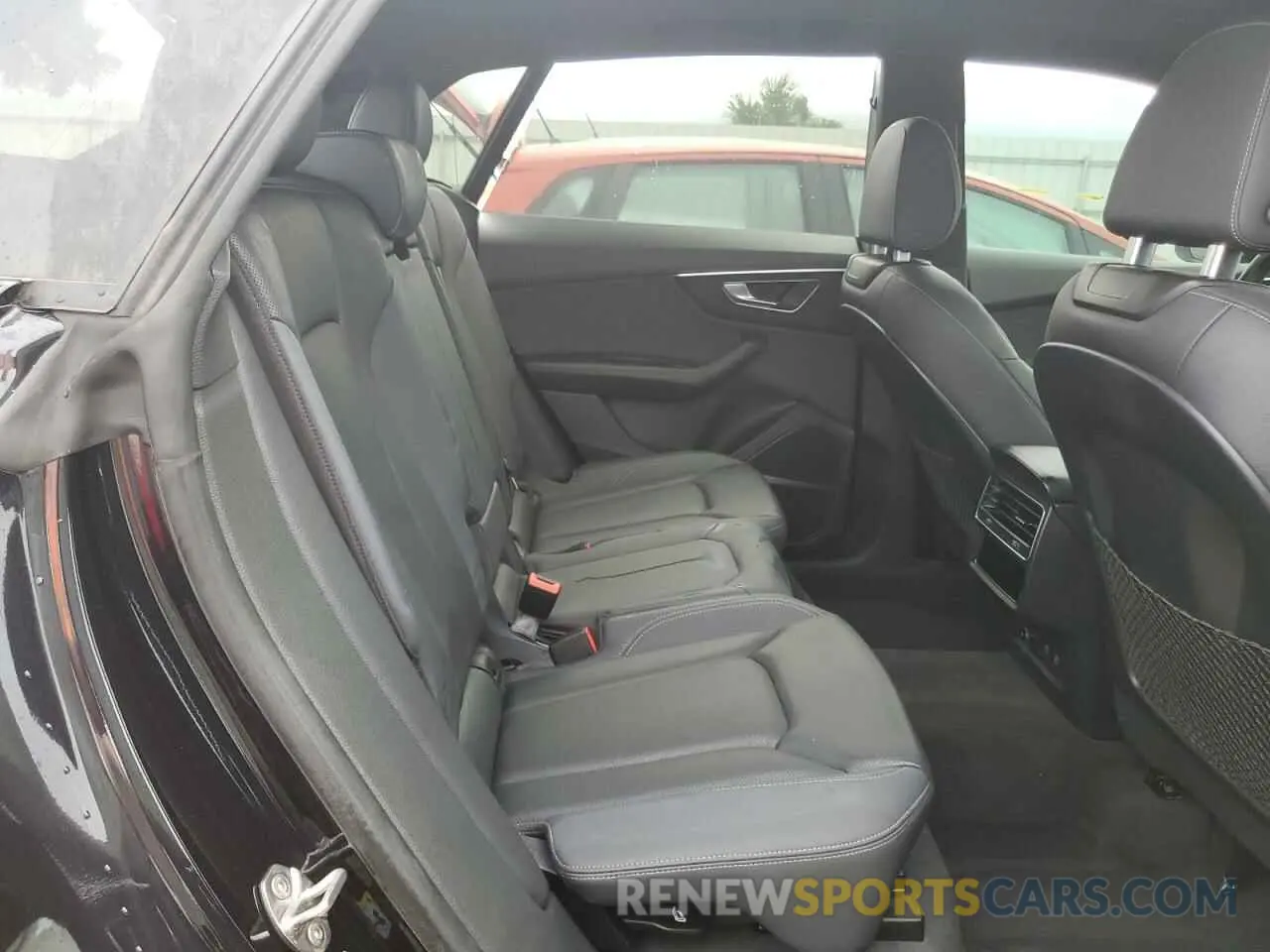11 Photograph of a damaged car WA1EVAF17MD015228 AUDI Q8 2021