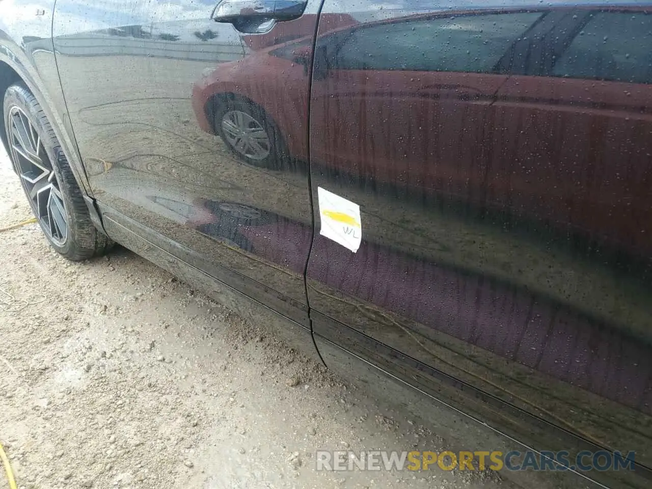 13 Photograph of a damaged car WA1EVAF17MD015228 AUDI Q8 2021