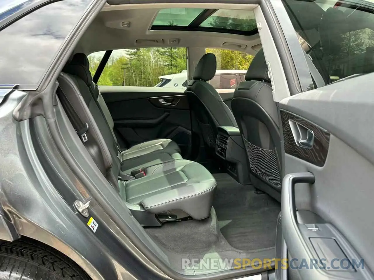 5 Photograph of a damaged car WA1EVAF17MD034670 AUDI Q8 2021