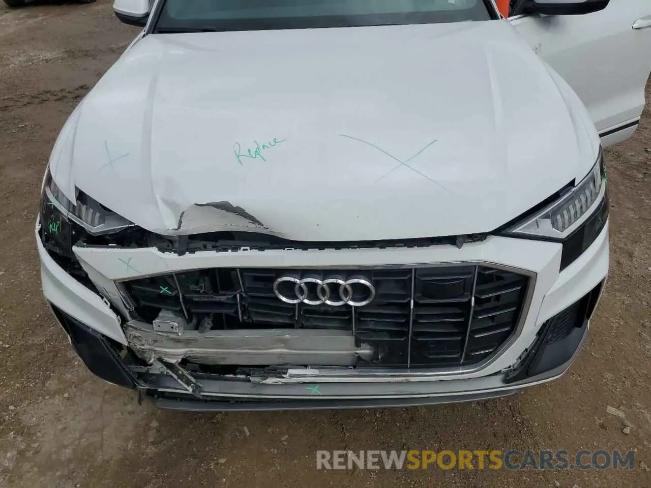 12 Photograph of a damaged car WA1EVAF18MD004657 AUDI Q8 2021