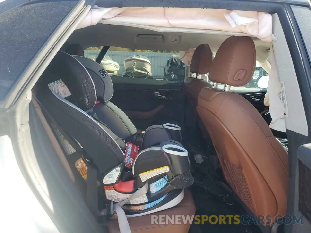 11 Photograph of a damaged car WA1EVAF19MD018521 AUDI Q8 2021