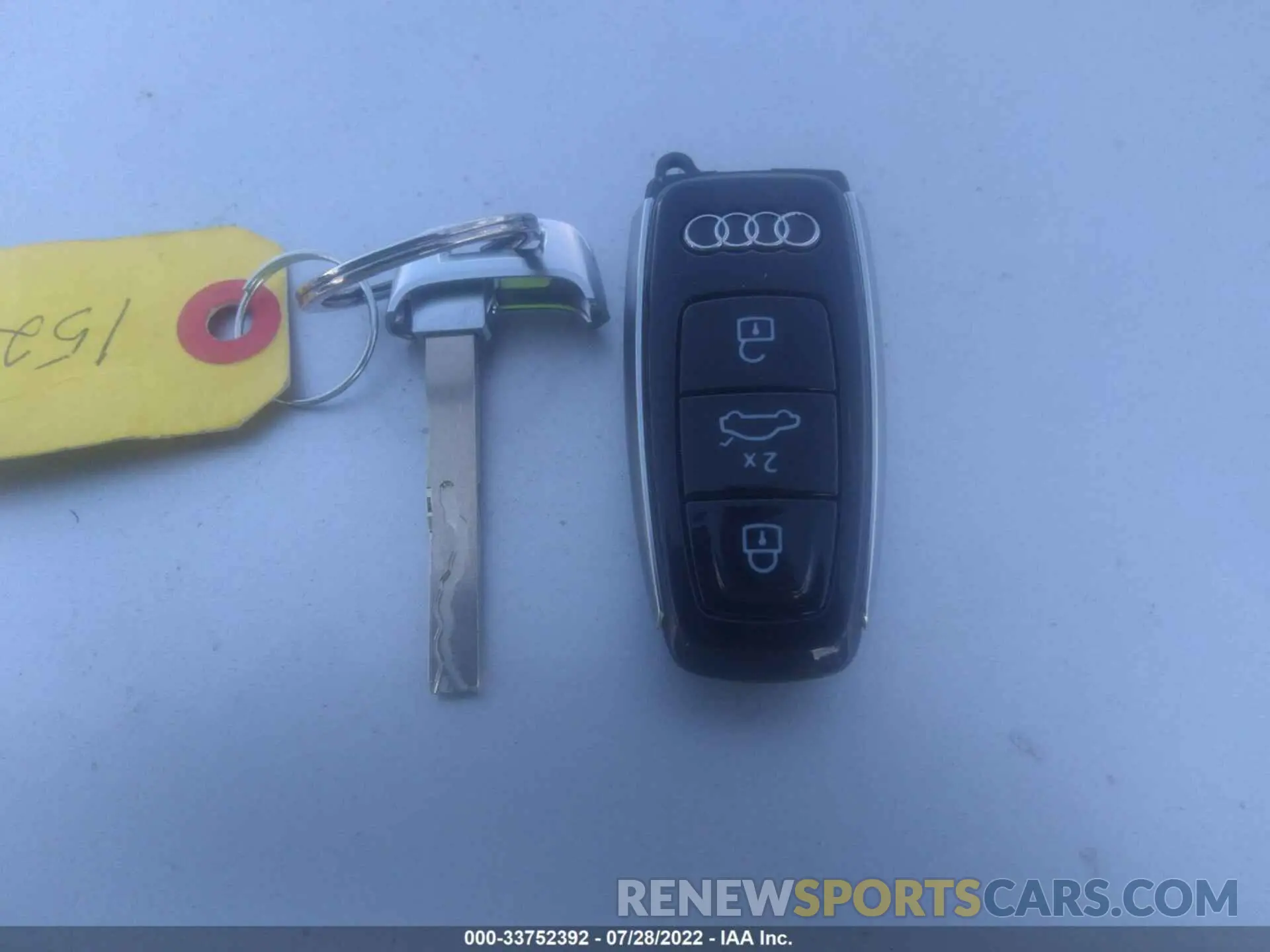 11 Photograph of a damaged car WA1EVAF1XMD009472 AUDI Q8 2021