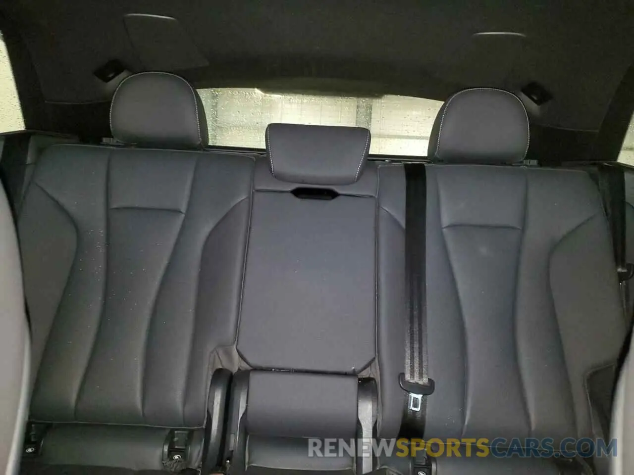 10 Photograph of a damaged car WA1EVAF1XMD010735 AUDI Q8 2021