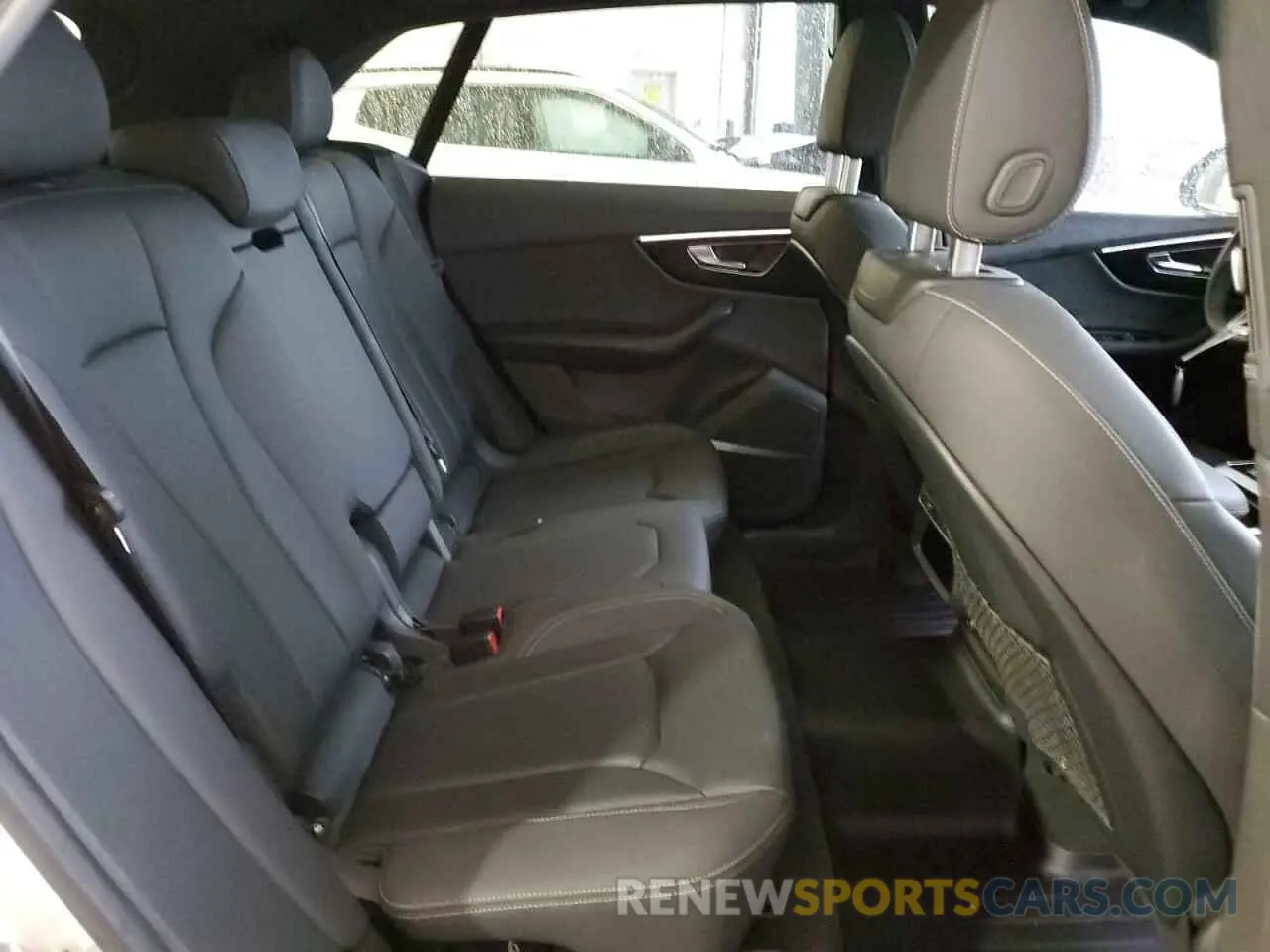 11 Photograph of a damaged car WA1EVAF1XMD010735 AUDI Q8 2021