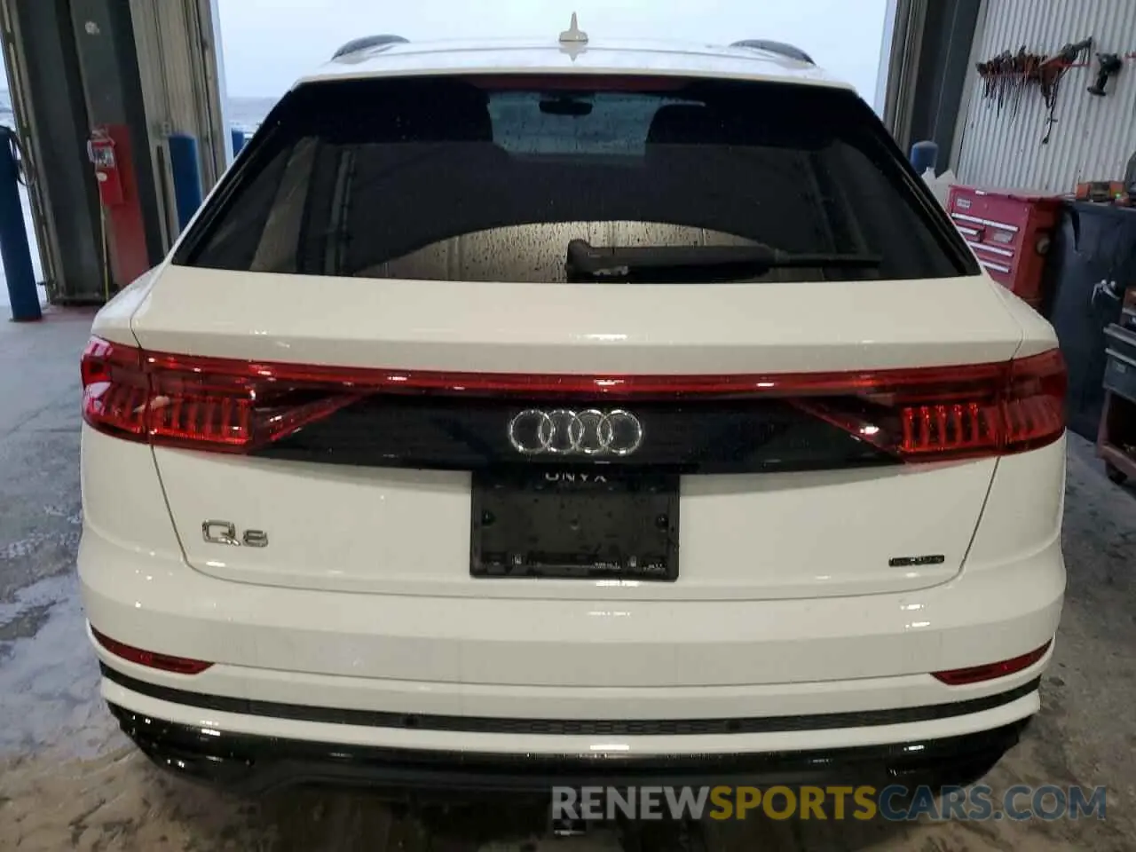 6 Photograph of a damaged car WA1EVAF1XMD010735 AUDI Q8 2021