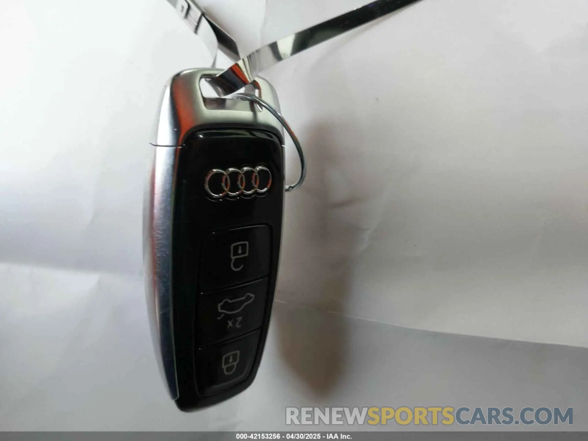 11 Photograph of a damaged car WA1EVAF1XMD033688 AUDI Q8 2021