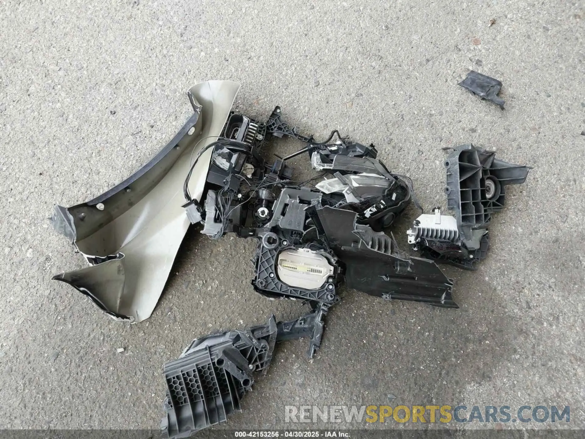 12 Photograph of a damaged car WA1EVAF1XMD033688 AUDI Q8 2021