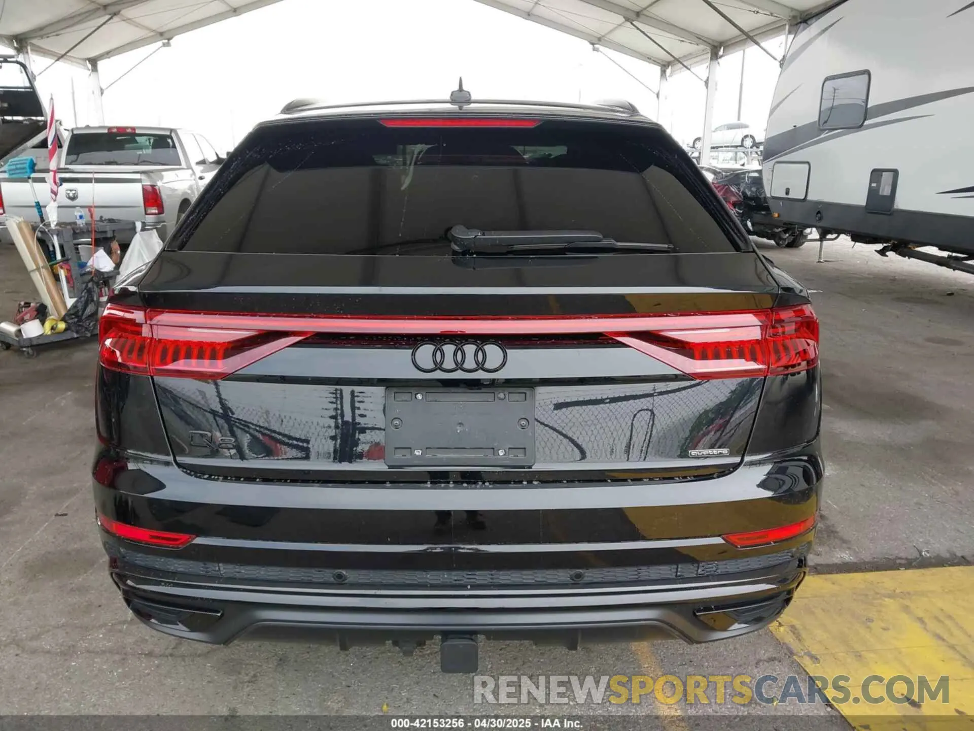 17 Photograph of a damaged car WA1EVAF1XMD033688 AUDI Q8 2021