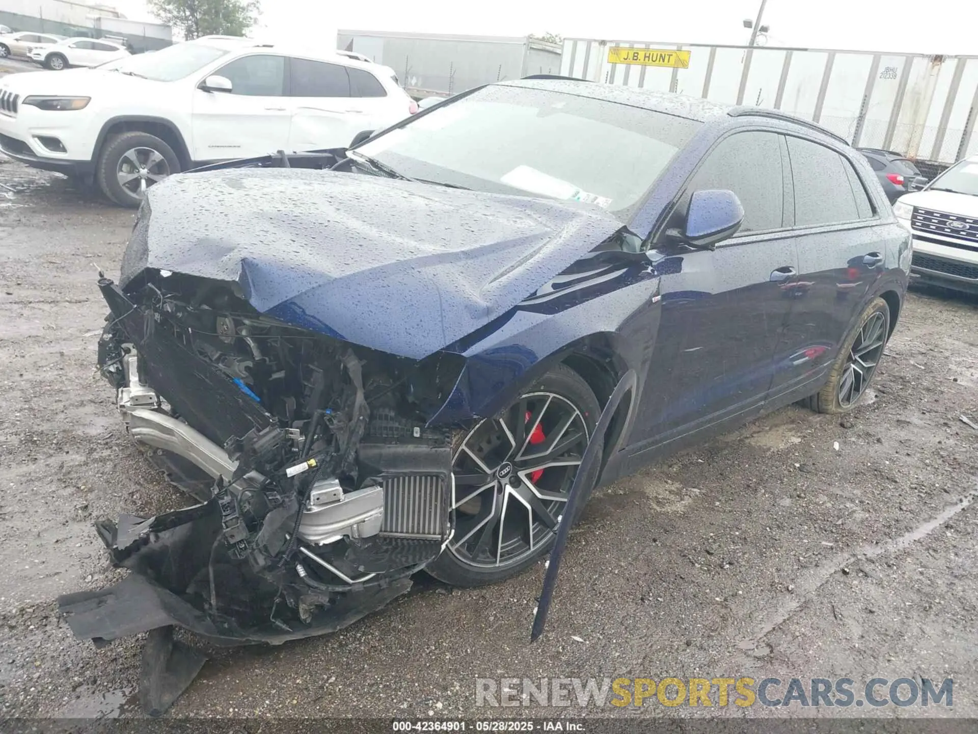 2 Photograph of a damaged car WA1FVAF12MD032085 AUDI Q8 2021