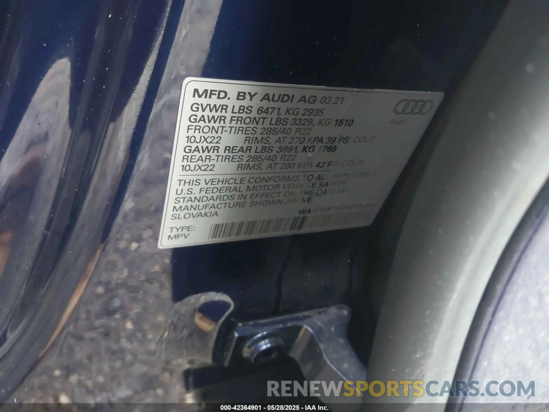9 Photograph of a damaged car WA1FVAF12MD032085 AUDI Q8 2021