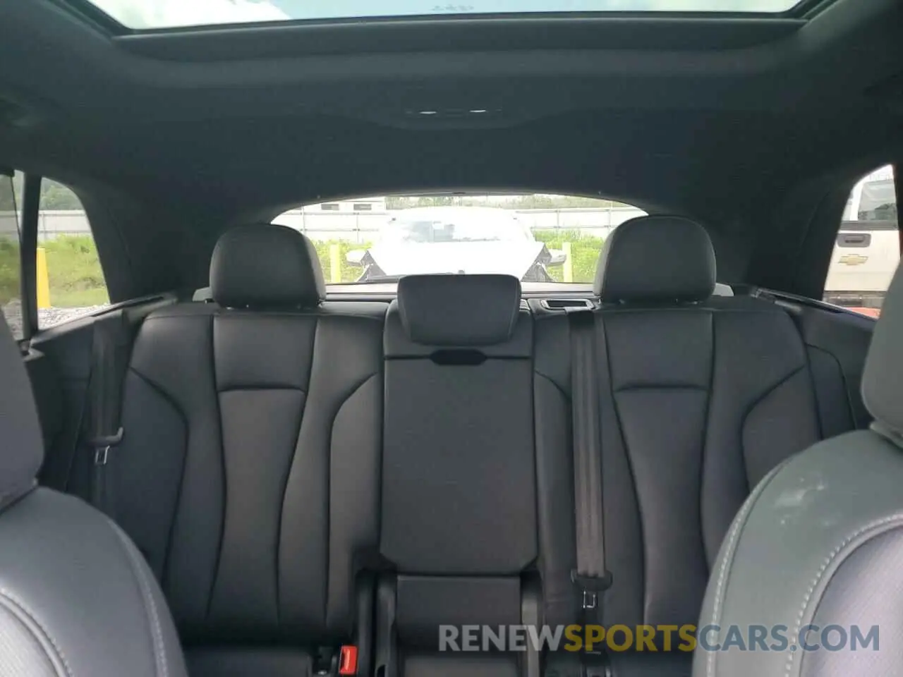 10 Photograph of a damaged car WA1FVAF16MD039587 AUDI Q8 2021