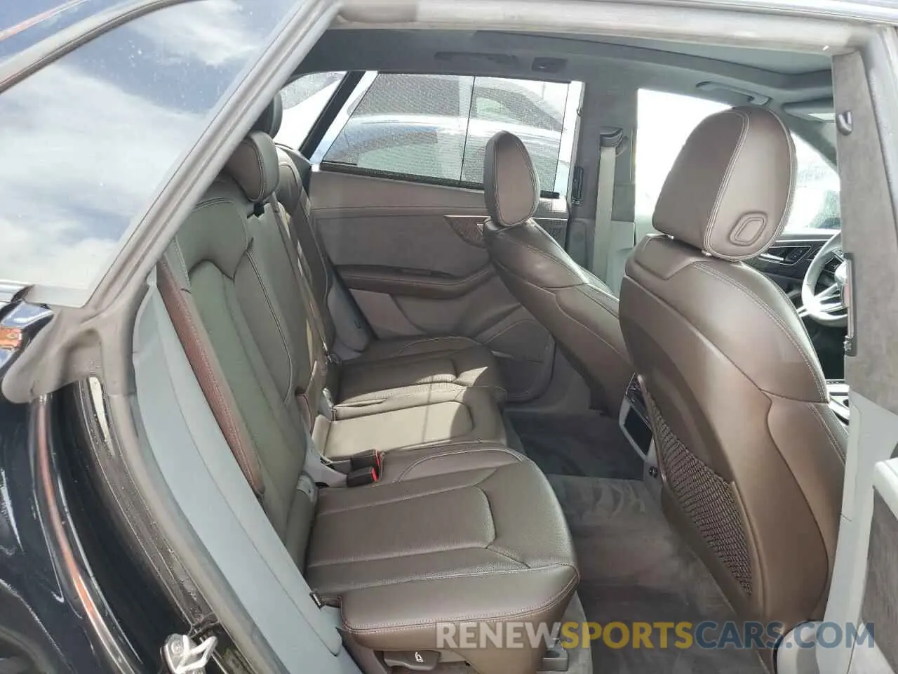 11 Photograph of a damaged car WA1FVBF17MD044187 AUDI Q8 2021