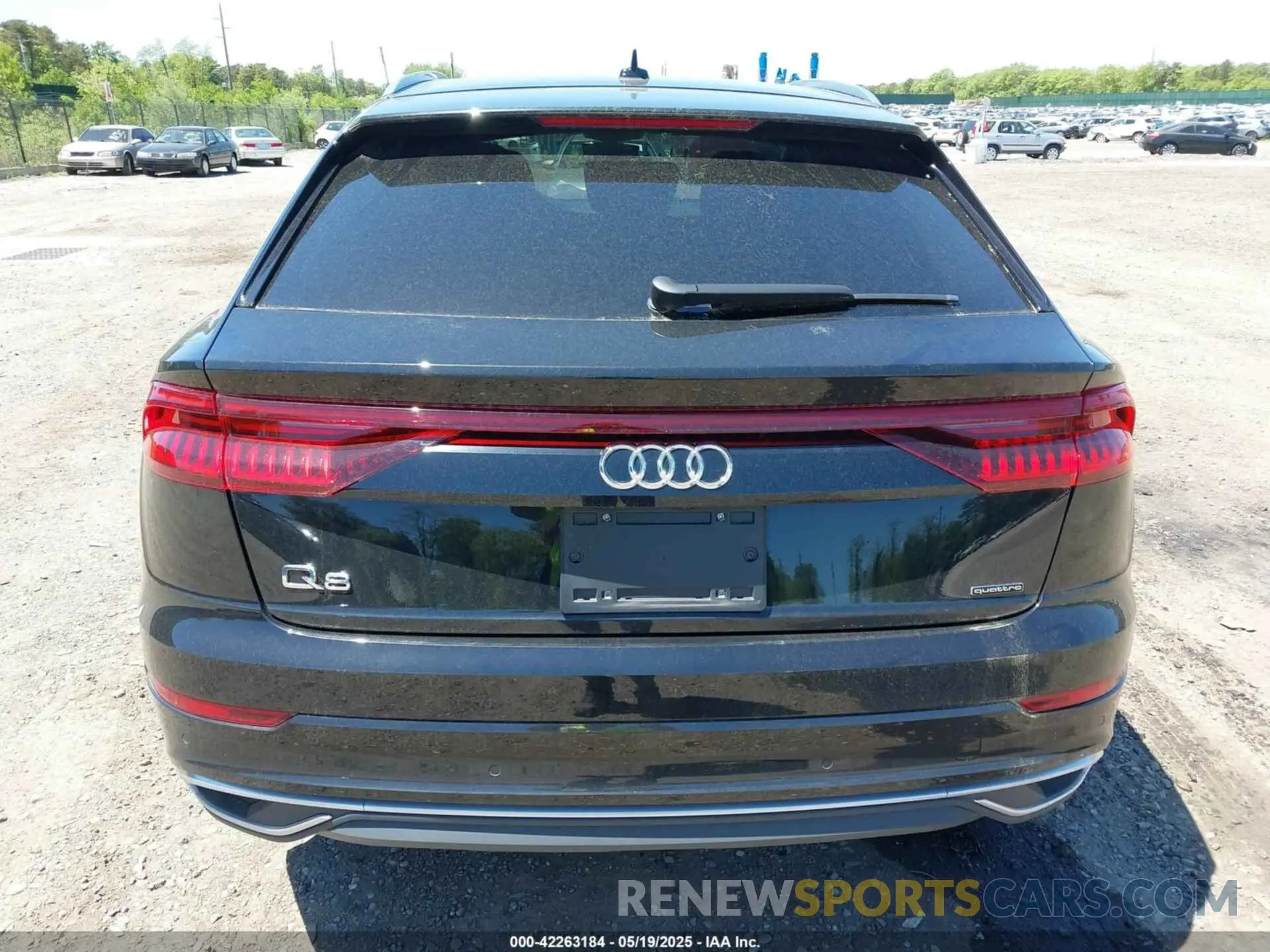 16 Photograph of a damaged car WA1AVBF13ND024823 AUDI Q8 2022