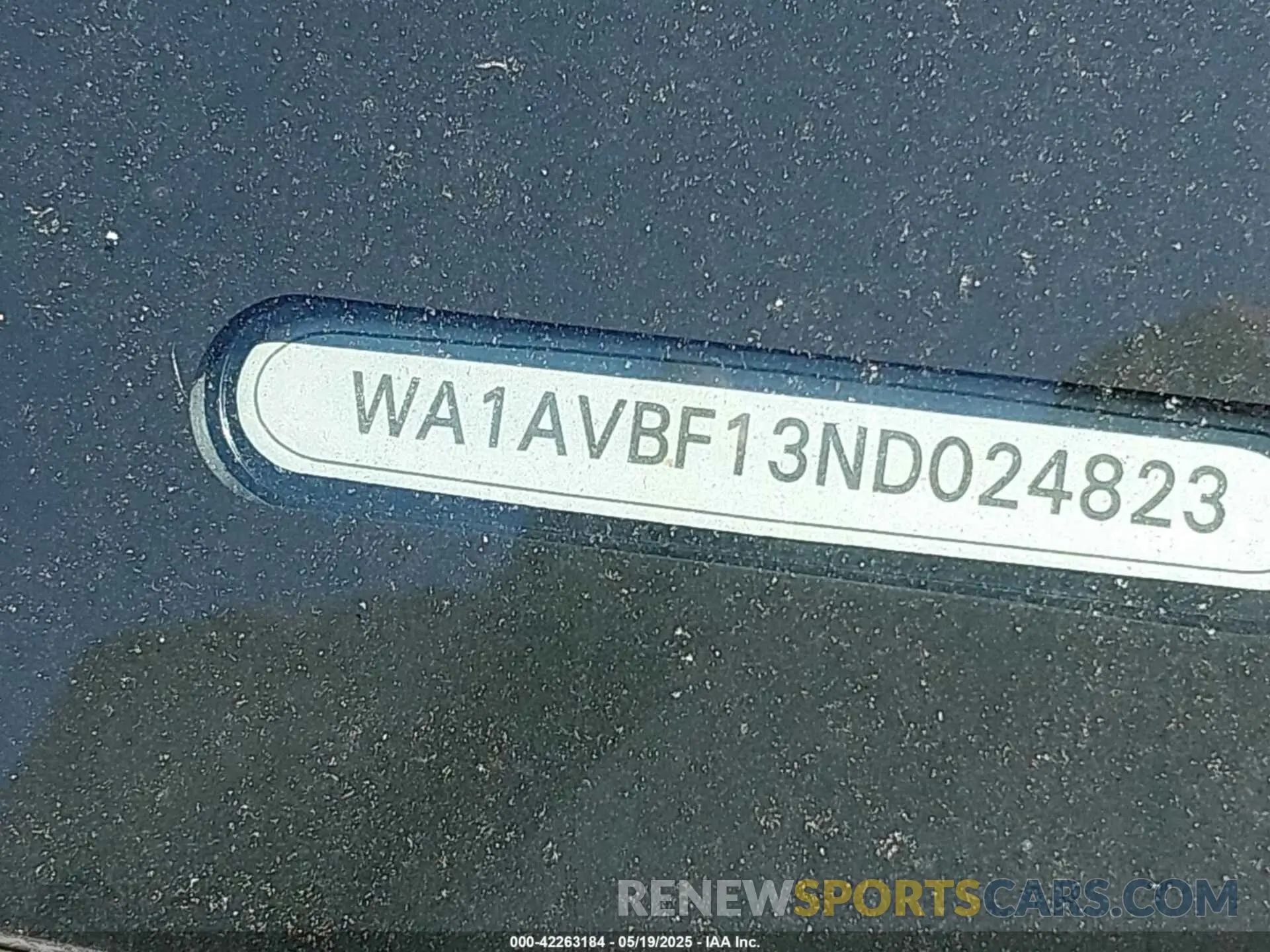 17 Photograph of a damaged car WA1AVBF13ND024823 AUDI Q8 2022